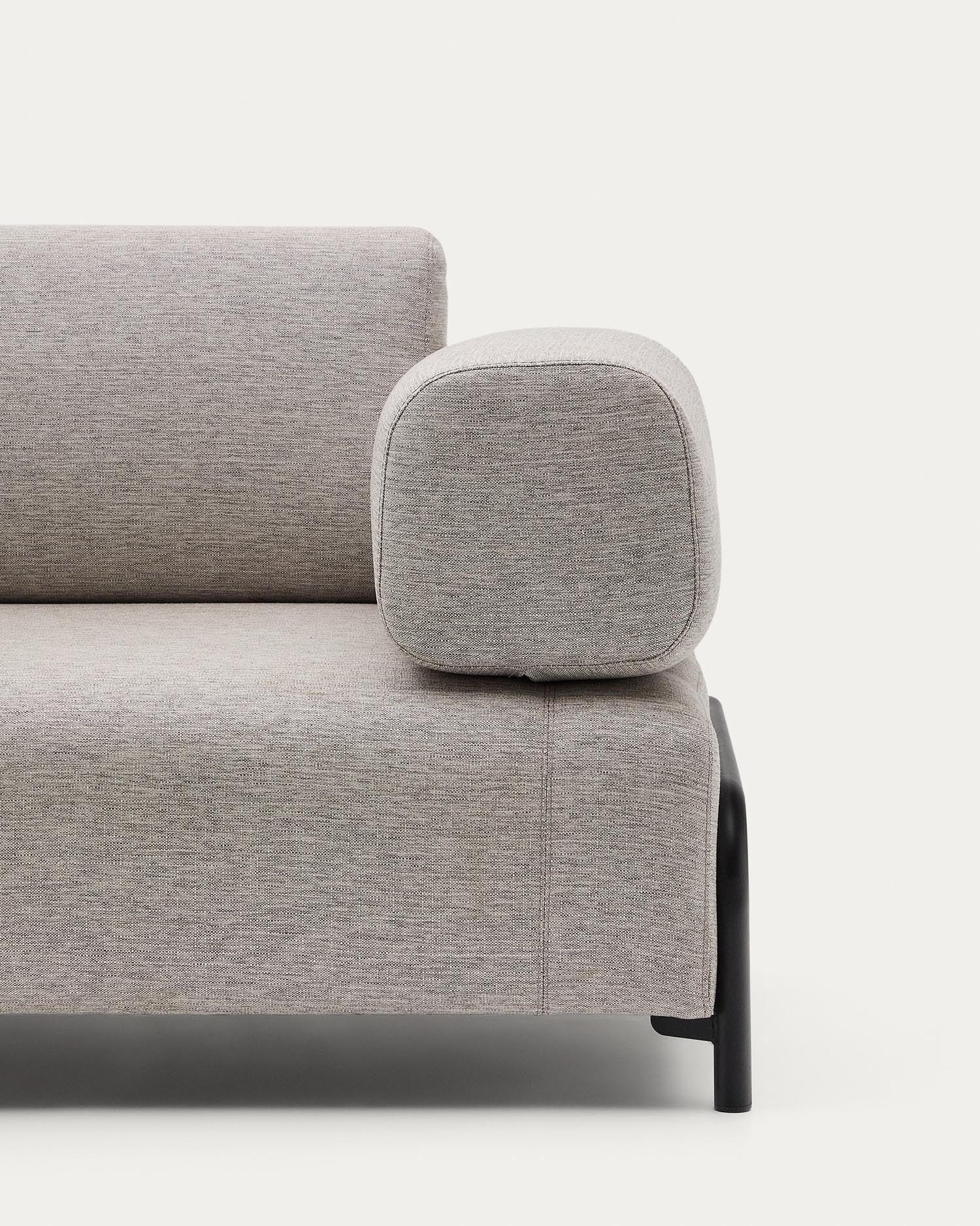 Das Kave Home Compo 3-Sitzer Sofa in beige-grau (232 cm) kombiniert stilvolles Design mit hohem Komfort für Ihr Zuhause.