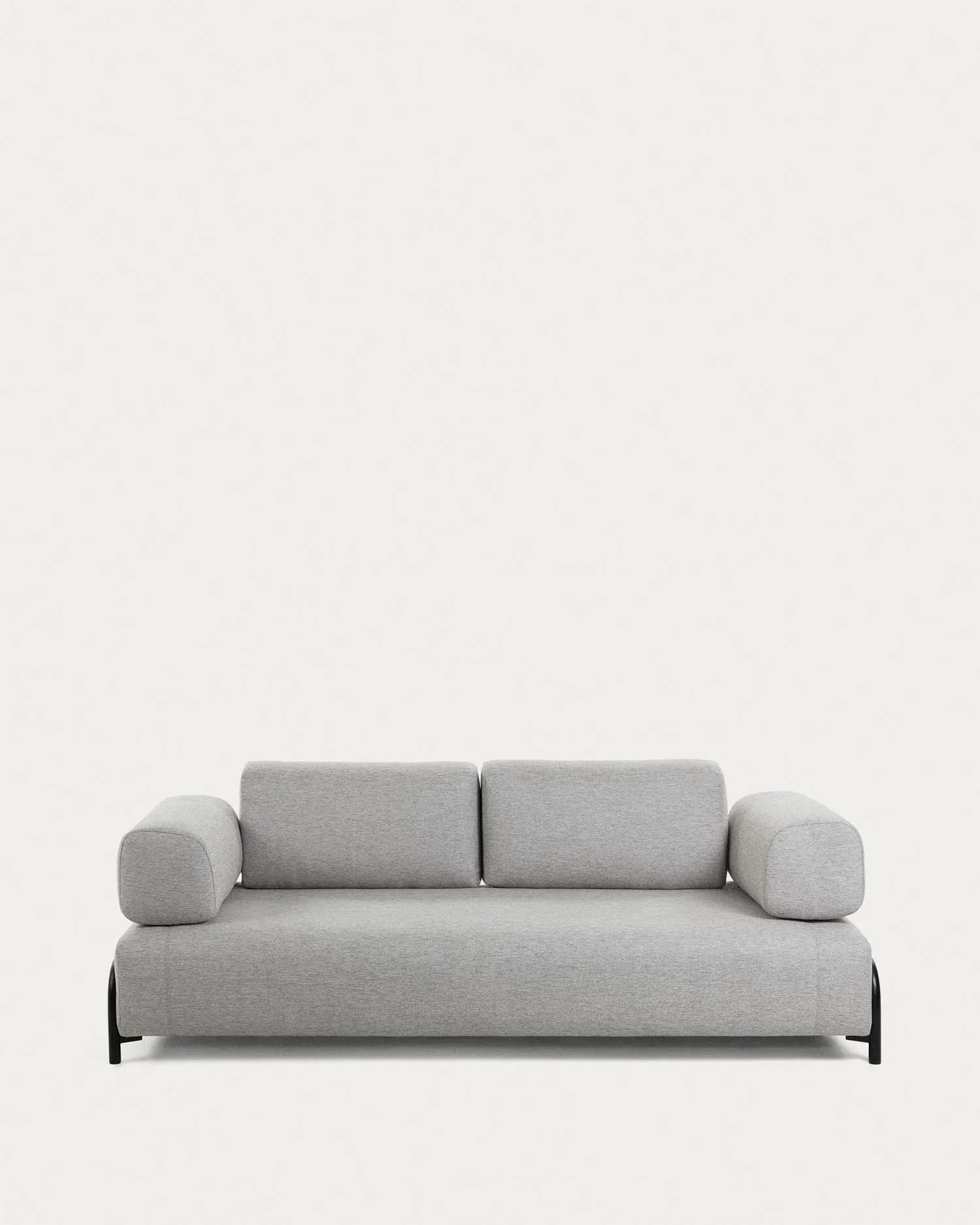 Elegantes hellgraues 3-Sitzer Sofa von Kave Home, 232 cm breit, ideal für modernes Wohnen, komfortabel und stilvoll.