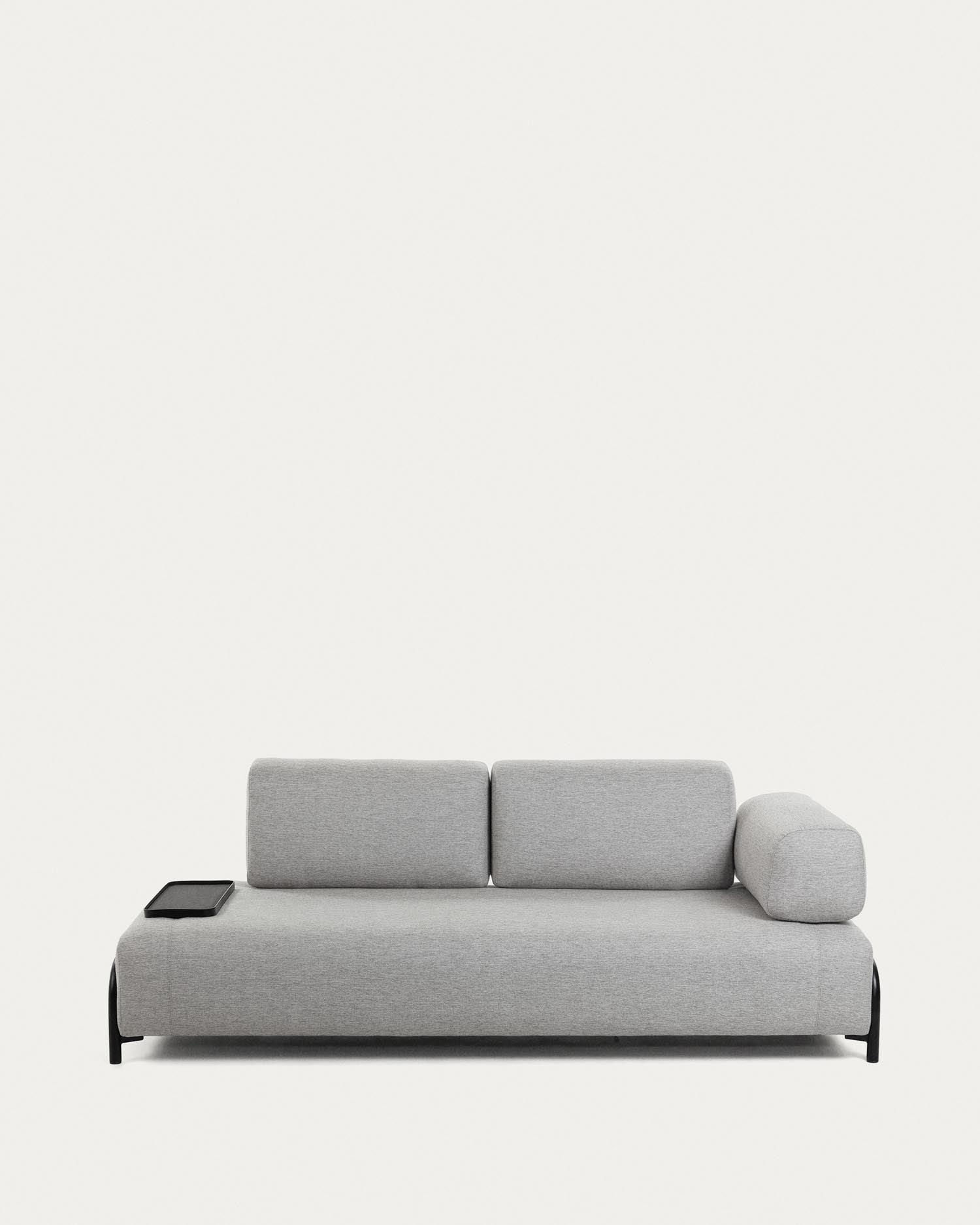 Elegantes hellgraues 3-Sitzer Sofa von Kave Home, 232 cm breit, ideal für modernes Wohnen, komfortabel und stilvoll.