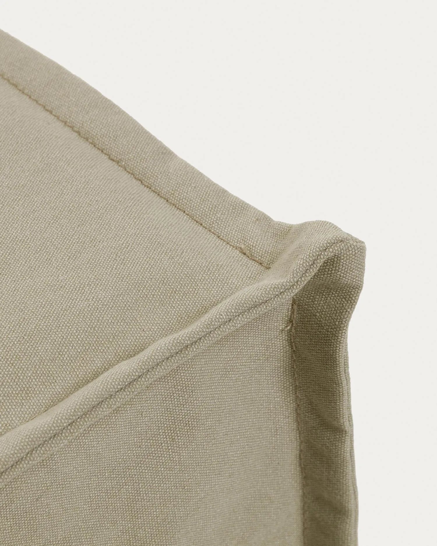 Lizzie Pouf 70 x 60 (180) cm, beige in Beige präsentiert im Onlineshop von KAQTU Design AG. Pouf ist von Kave Home