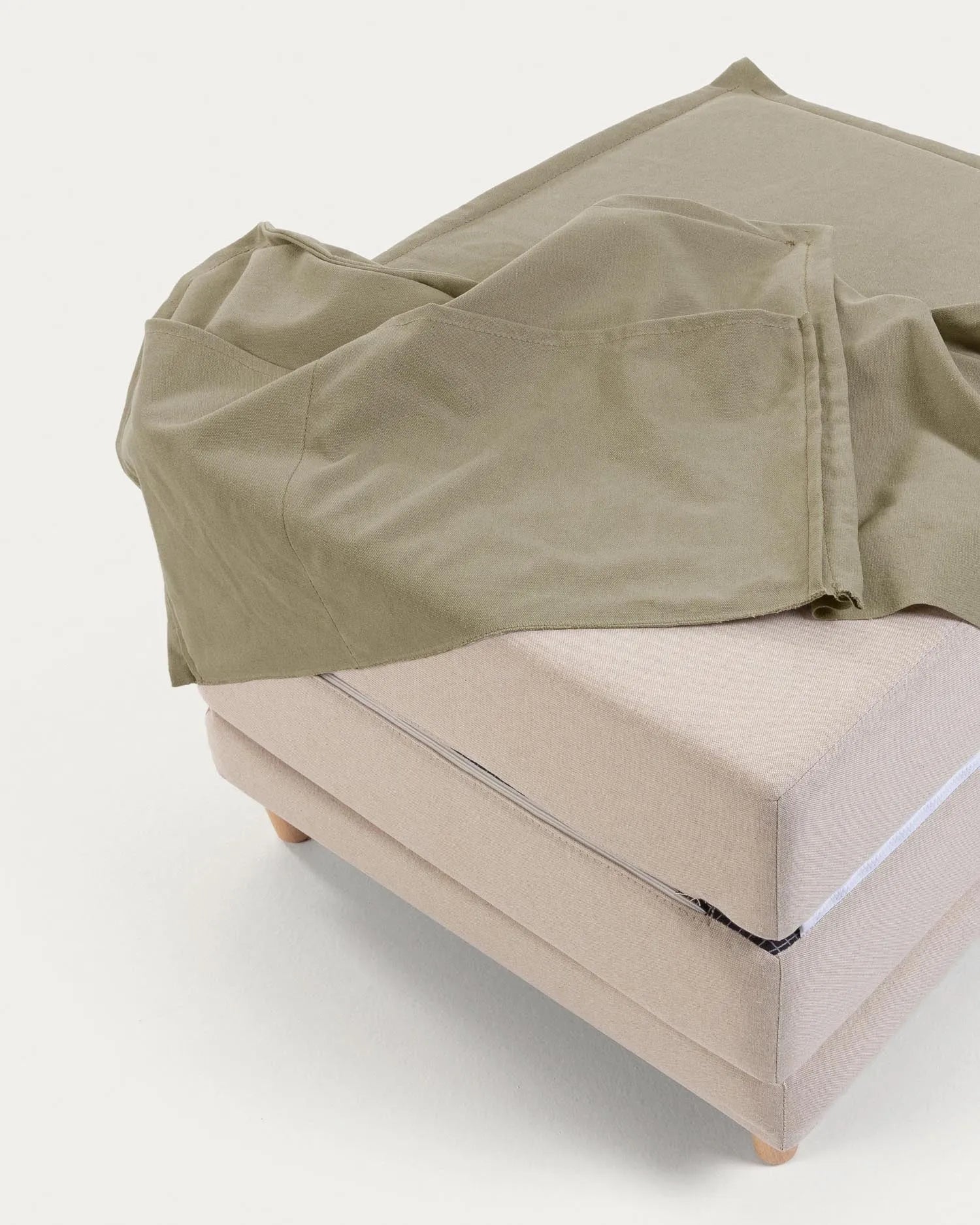 Lizzie Pouf 70 x 60 (180) cm, beige in Beige präsentiert im Onlineshop von KAQTU Design AG. Pouf ist von Kave Home