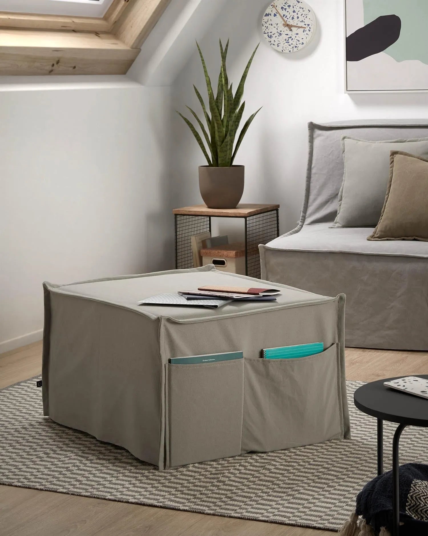 Lizzie Pouf 70 x 60 (180) cm, beige in Beige präsentiert im Onlineshop von KAQTU Design AG. Pouf ist von Kave Home