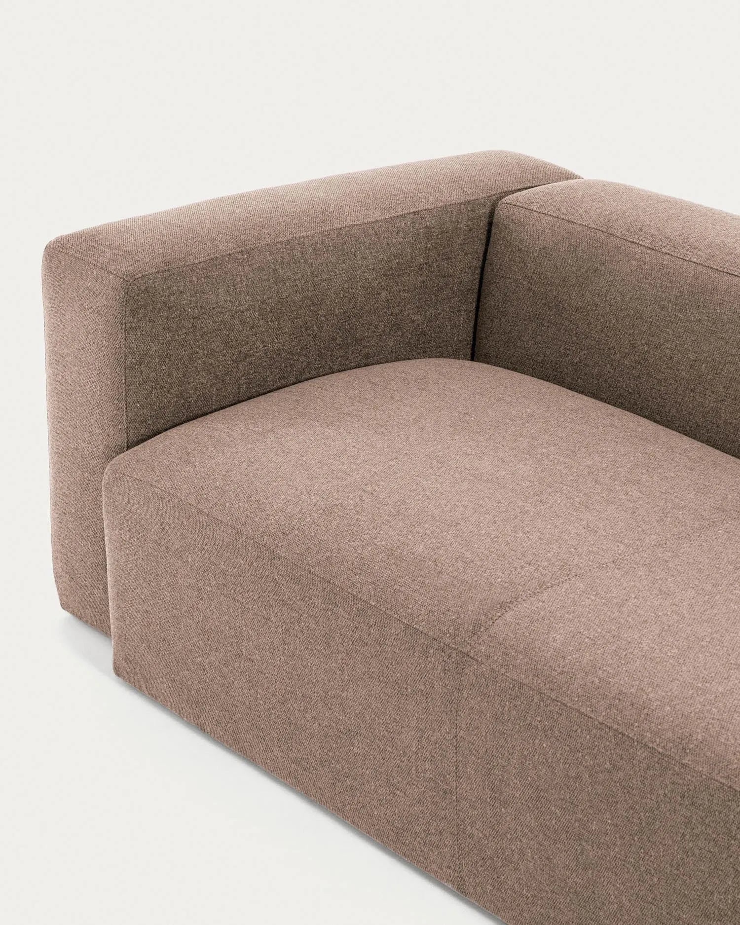 4-Sitzer-Ecksofa Blok mit rosa Chenille 320 x 230 cm FSC Mix Credit in Rosa präsentiert im Onlineshop von KAQTU Design AG. 4er Sofa ist von Kave Home