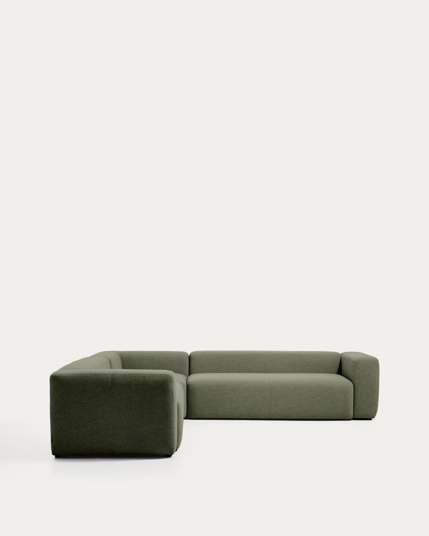 5-Sitzer-Ecksofa Blok in moosgrüner Chenille, 320 x 320 cm, FSC Mix Credit in Grün präsentiert im Onlineshop von KAQTU Design AG. Ecksofa ist von Kave Home