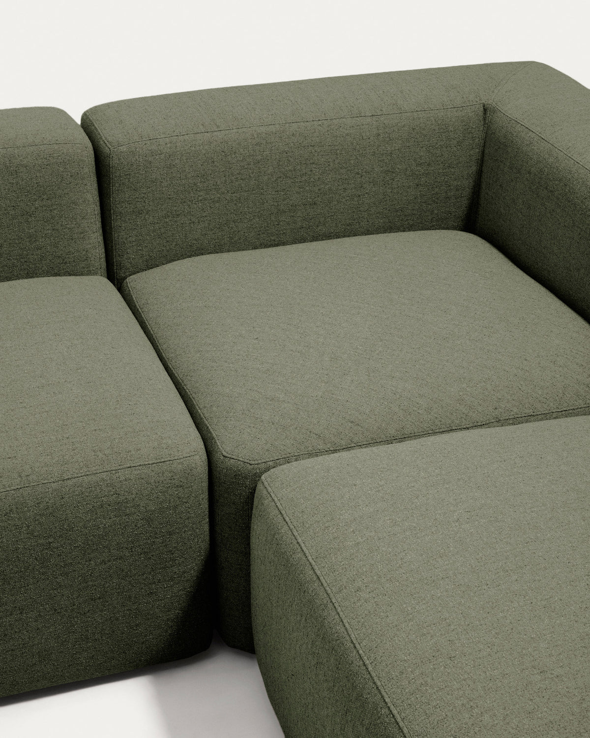 5-Sitzer-Ecksofa Blok in moosgrüner Chenille, 320 x 320 cm, FSC Mix Credit in Grün präsentiert im Onlineshop von KAQTU Design AG. Ecksofa ist von Kave Home