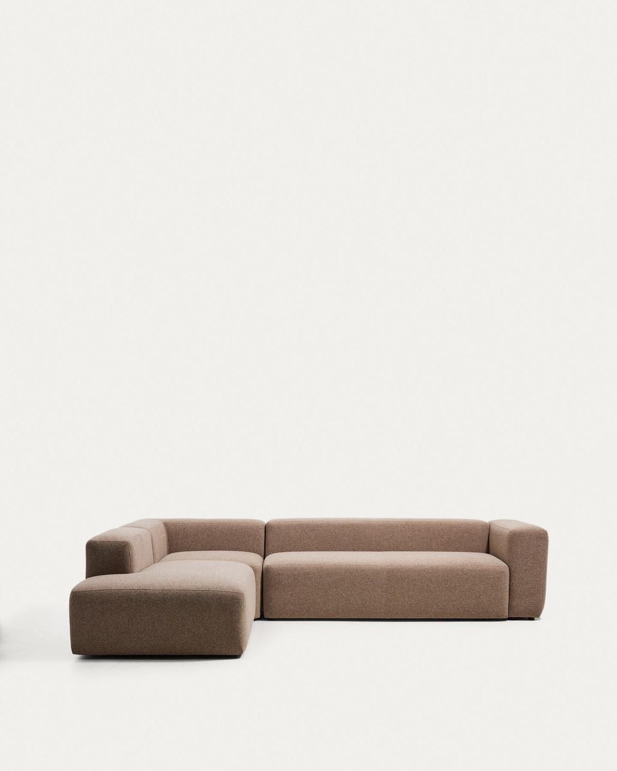 5-Sitzer-Ecksofa Blok mit Randmodul links in brauner Chenille, 255 x 320 cm, FSC Mix Credit in Taupe präsentiert im Onlineshop von KAQTU Design AG. L-Sofa links ist von Kave Home