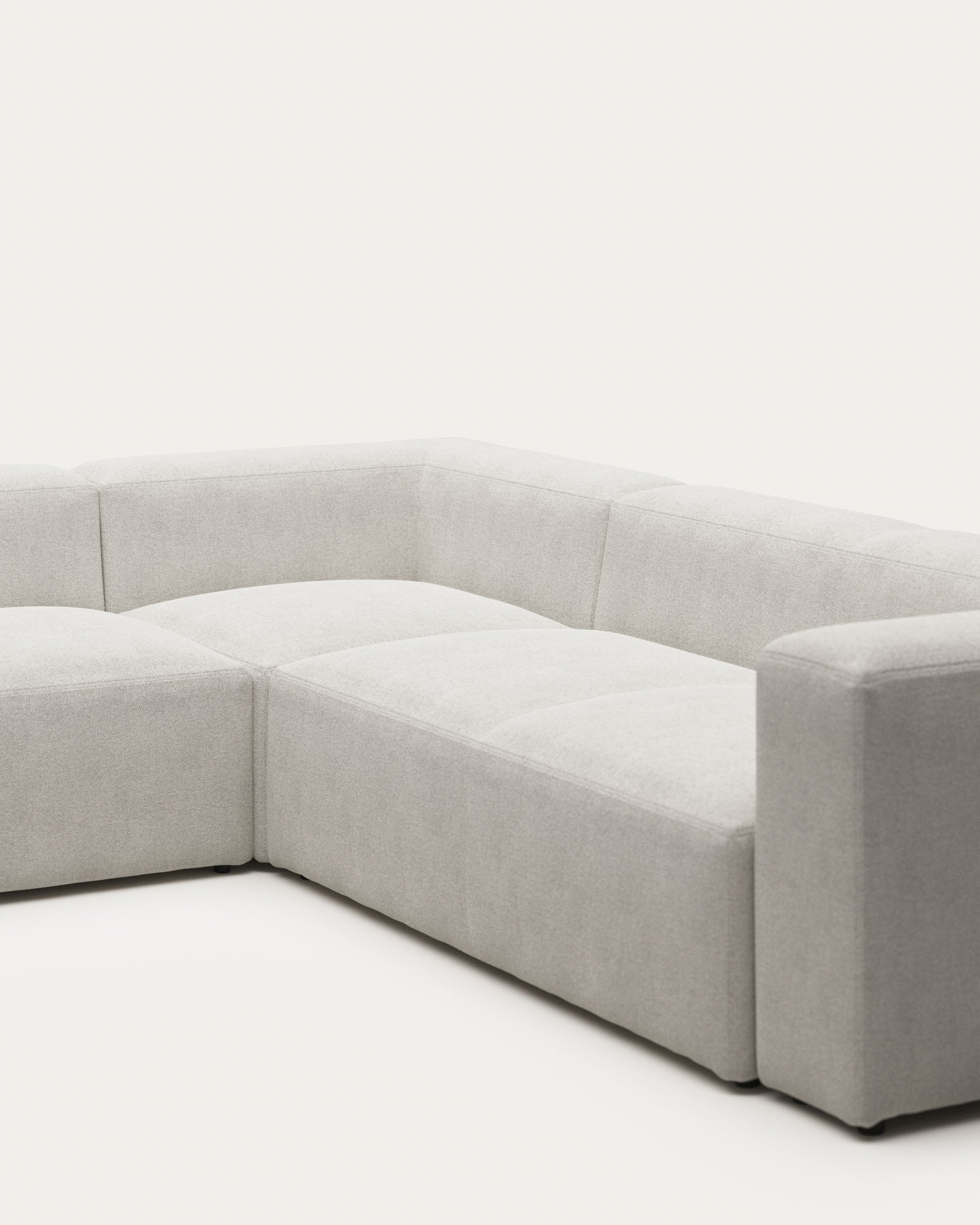 Blok 5-Sitzer-Ecksofa mit Bouclé-Bezug in Weiss 320 x 290 cm / 290 x 320 cm FR in Weiss präsentiert im Onlineshop von KAQTU Design AG. Ecksofa ist von Kave Home