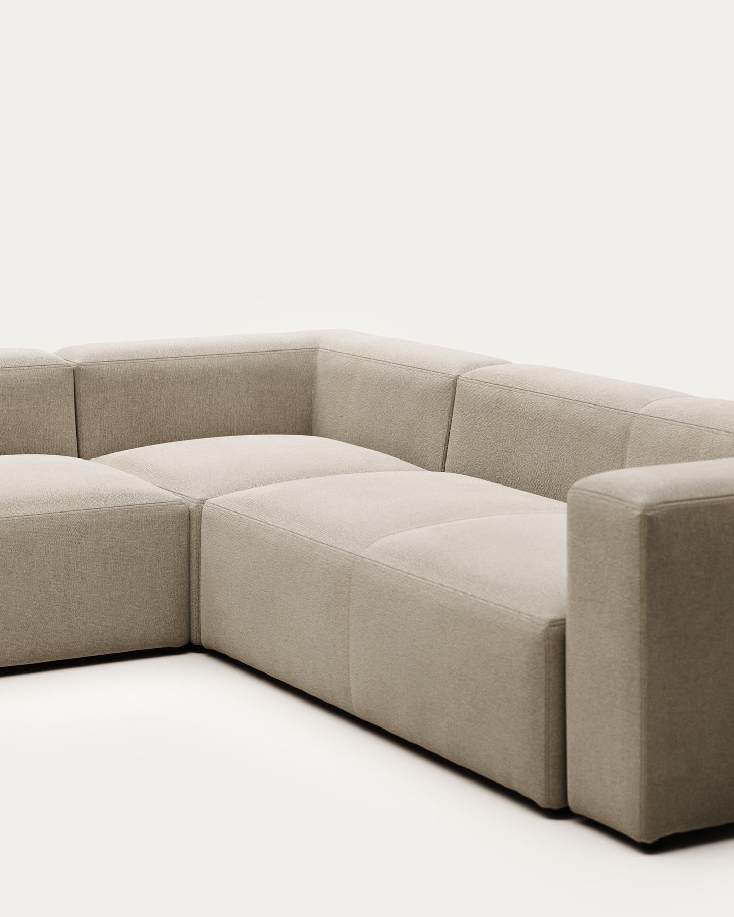 Blok 5-Sitzer-Ecksofa in Beige 320 x 290 cm / 290 x 320 cm FR in Beige präsentiert im Onlineshop von KAQTU Design AG. Ecksofa ist von Kave Home
