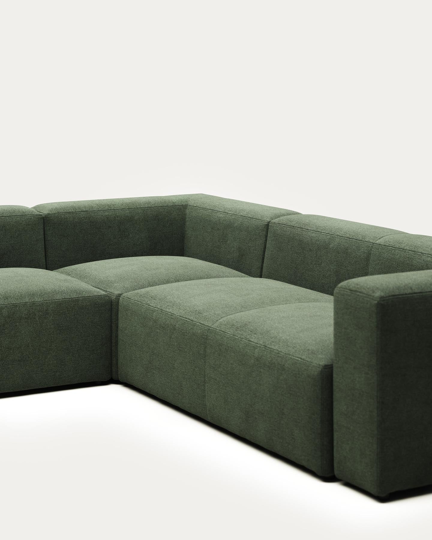 Blok 5-Sitzer-Ecksofa in Grün 320 x 290 cm / 290 x 320 cm FR in Grün präsentiert im Onlineshop von KAQTU Design AG. Ecksofa ist von Kave Home