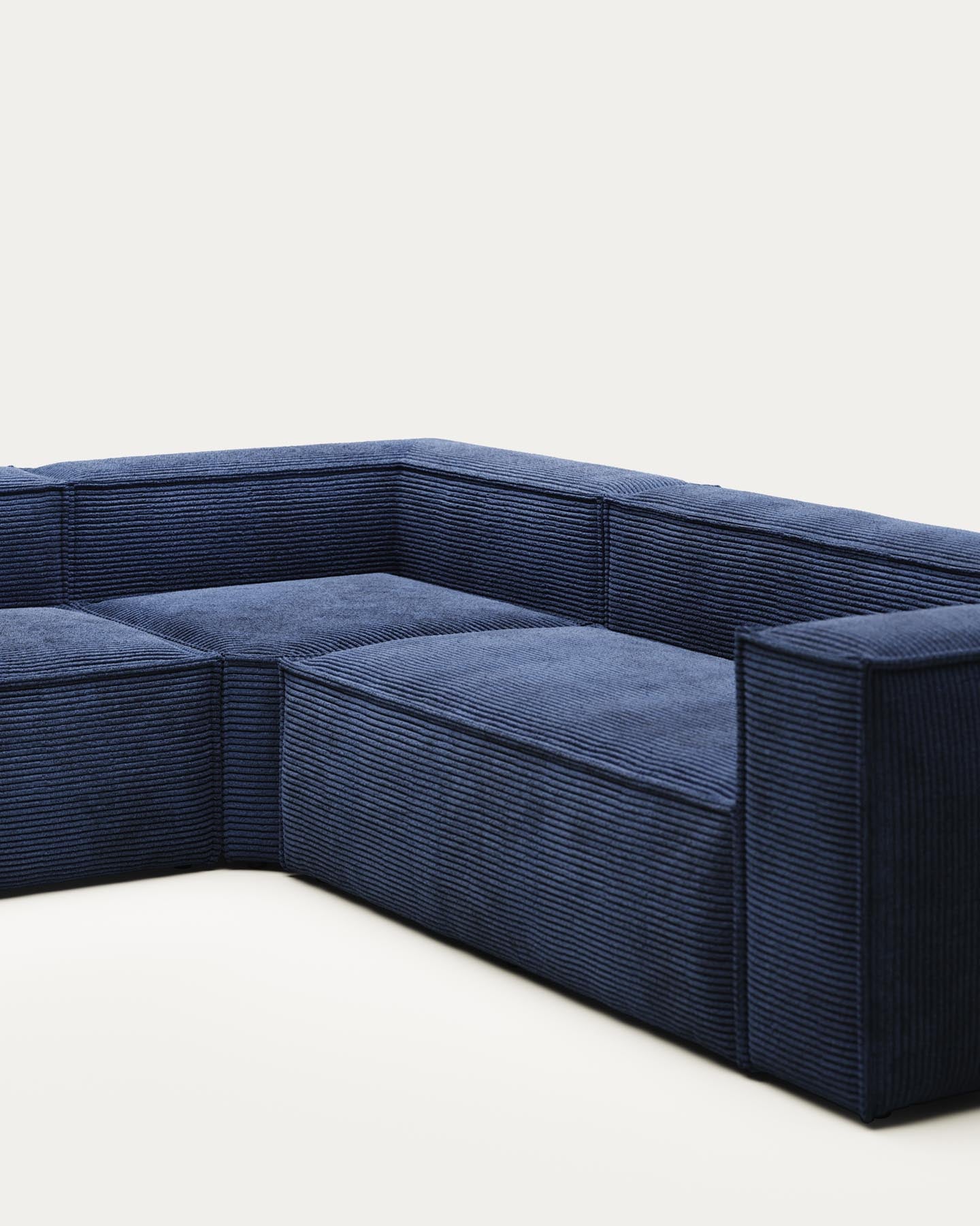 Blok 5-Sitzer-Ecksofa breiter Cord in Blau 320 x 290 / 290 x 320 cm FR in Blau präsentiert im Onlineshop von KAQTU Design AG. Ecksofa ist von Kave Home