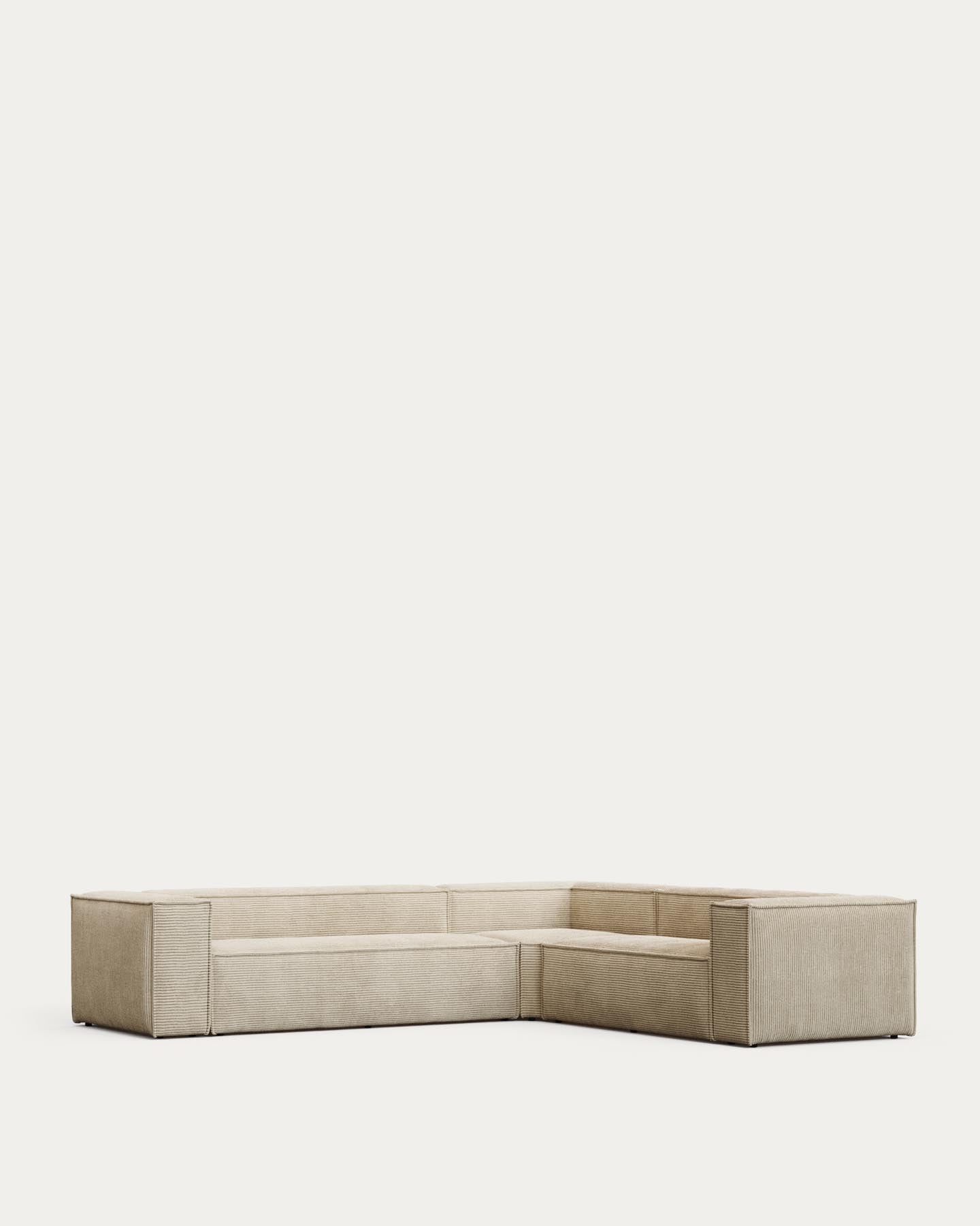 5-Sitzer-Ecksofa Blok schwer entflammbar mit dickem Cord in Ecru 320 x 290 cm / 290 x 320 cm FSC Mix Credit in Ecru präsentiert im Onlineshop von KAQTU Design AG. Ecksofa ist von Kave Home