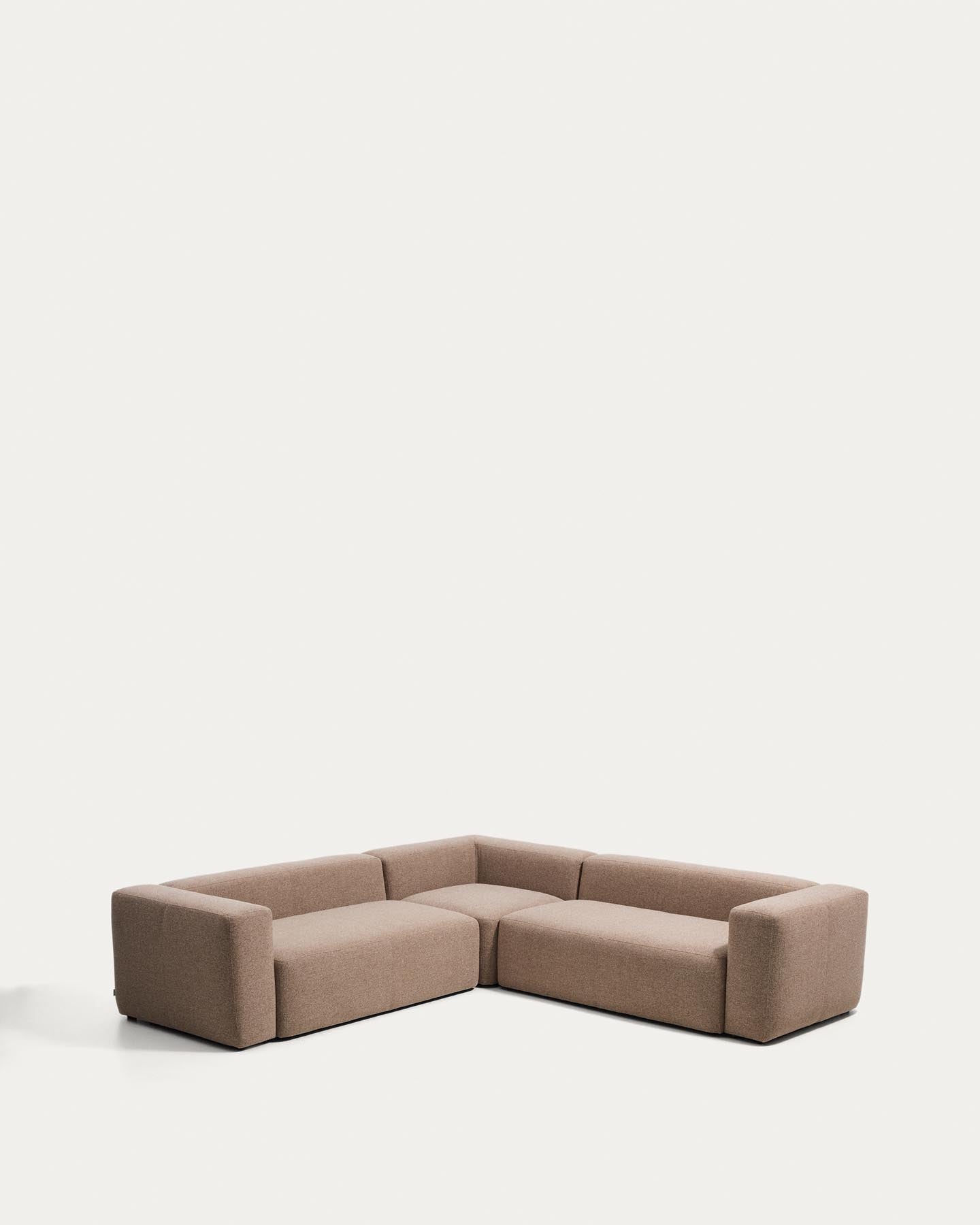 4-Sitzer-Ecksofa Blok in brauner Chenille, 290 x 290 cm, FSC Mix Credit in Taupe präsentiert im Onlineshop von KAQTU Design AG. Ecksofa ist von Kave Home