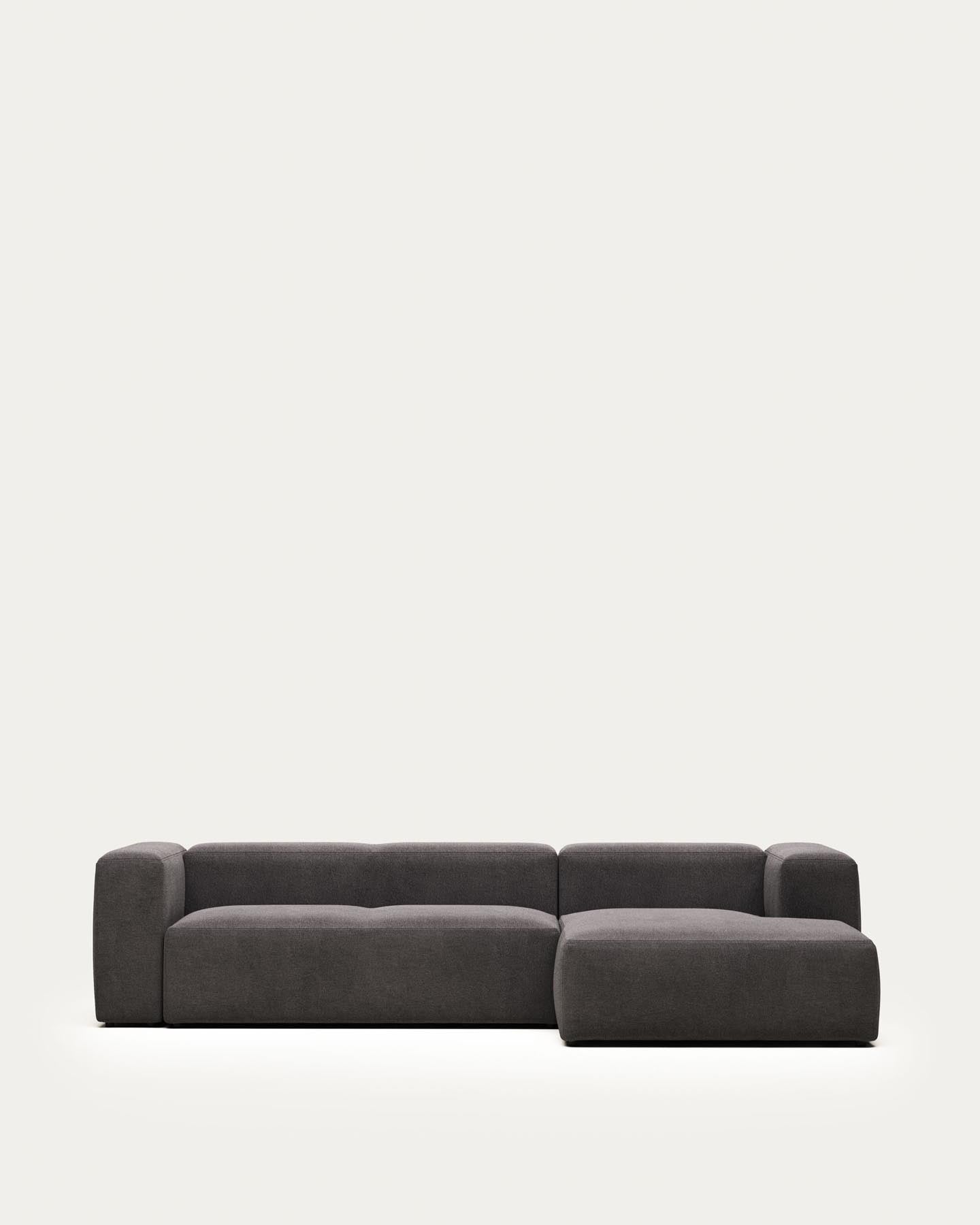 3-Sitzer-Sofa Blok mit Chaiselongue rechts, schwer entflammbar mit grauer Chenille, 300 cm in Grau präsentiert im Onlineshop von KAQTU Design AG. 3er Sofa ist von Kave Home