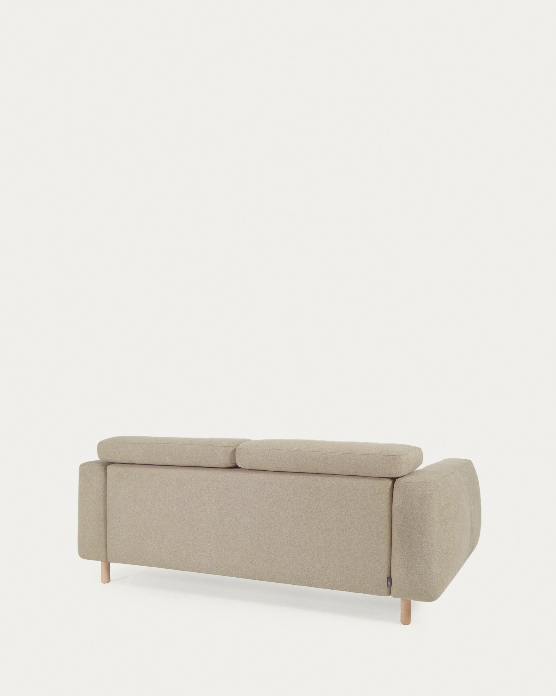 Elegantes 3-Sitzer Sofa in Beige mit verstellbaren Kopfstützen und ausziehbaren Sitzen, nachhaltig und modern.