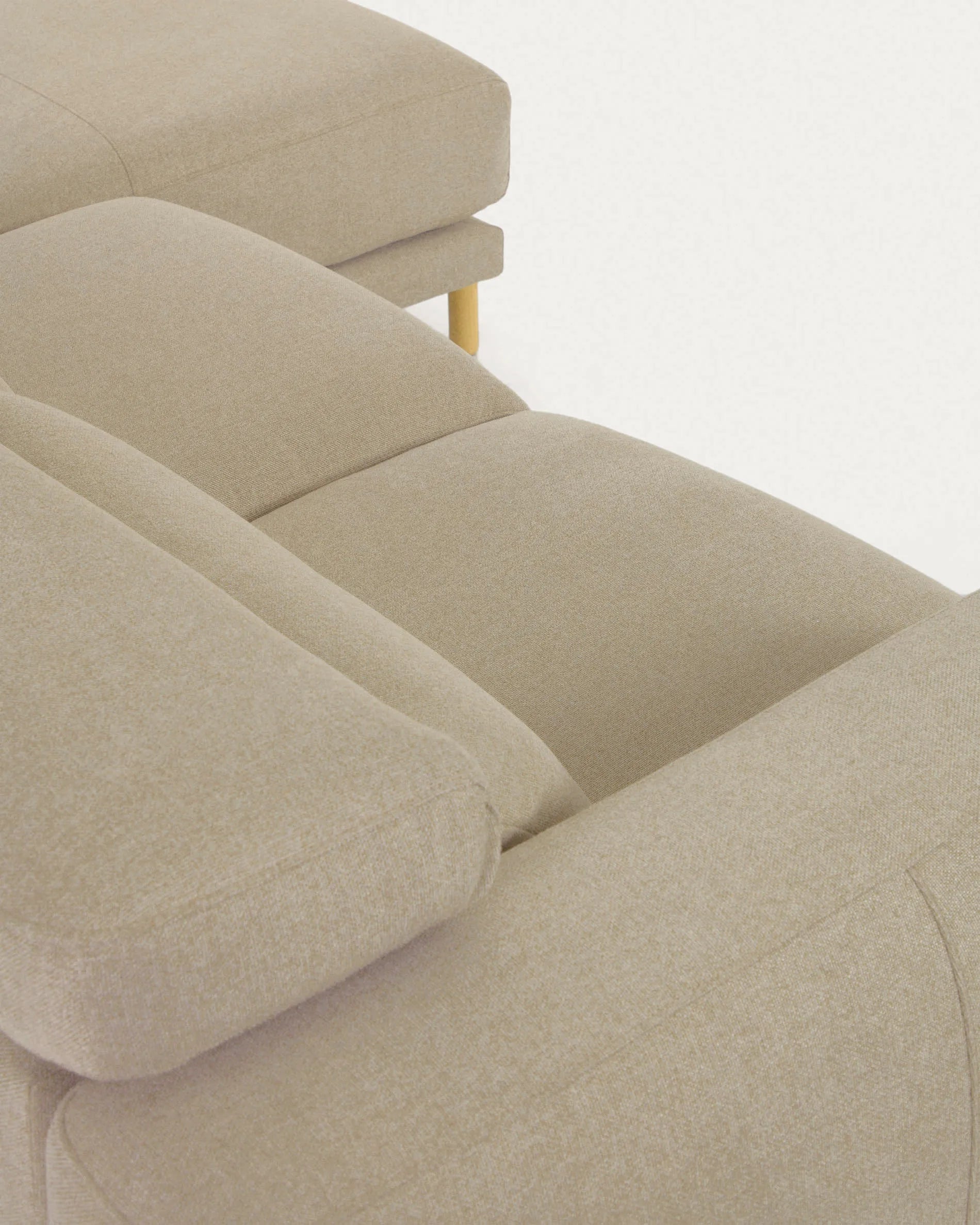 Elegantes Singa Sofa, 3-Sitzer mit rechter Chaiselongue, beige, 296 cm, verstellbare Kopfstütze, ausziehbarer Sitz, FSC-zertifiziert.