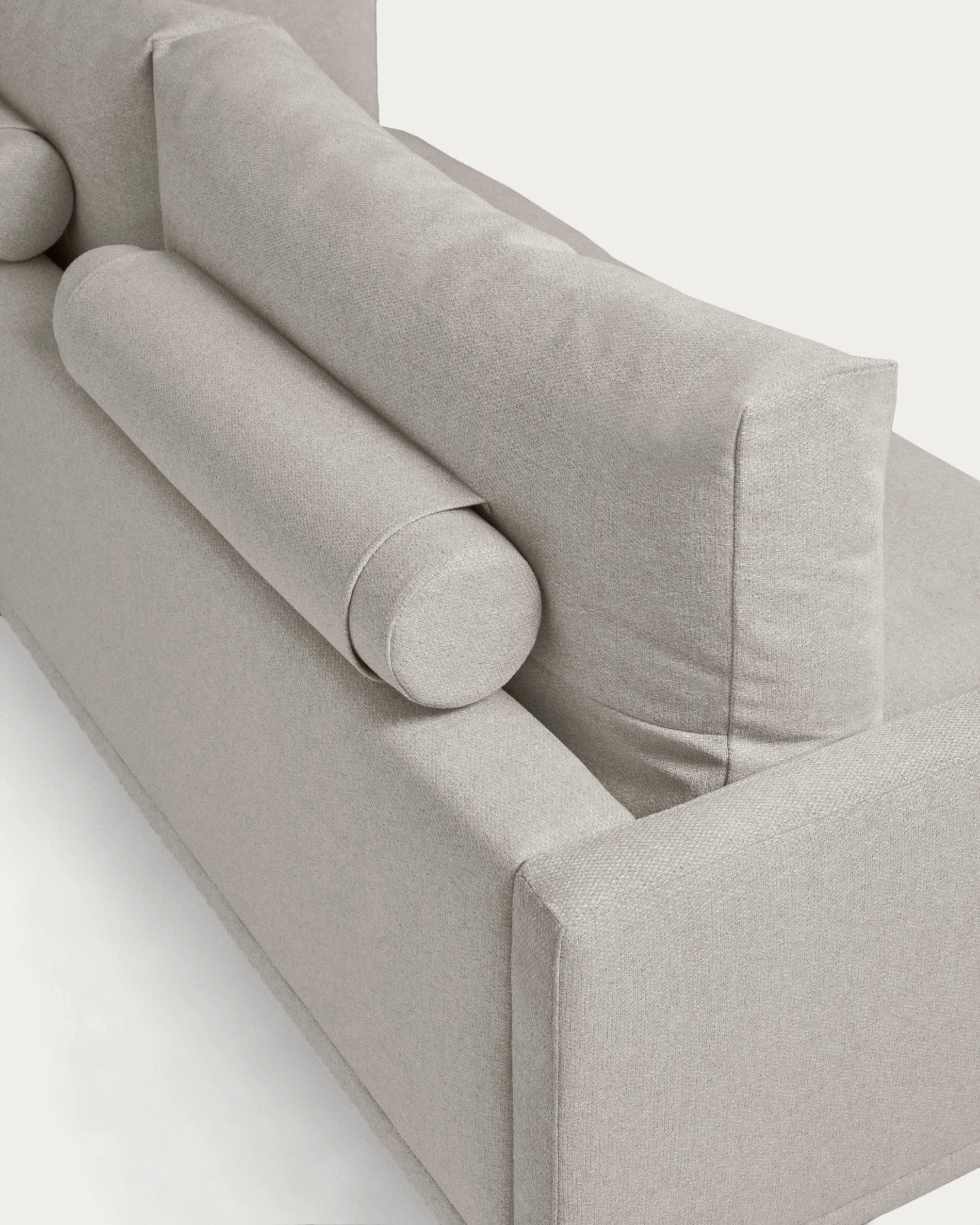 Das Galene 3-Sitzer Sofa von Kave Home in Beige, 214 cm, bietet stilvolles Design und hohen Komfort für Ihr Wohnzimmer.