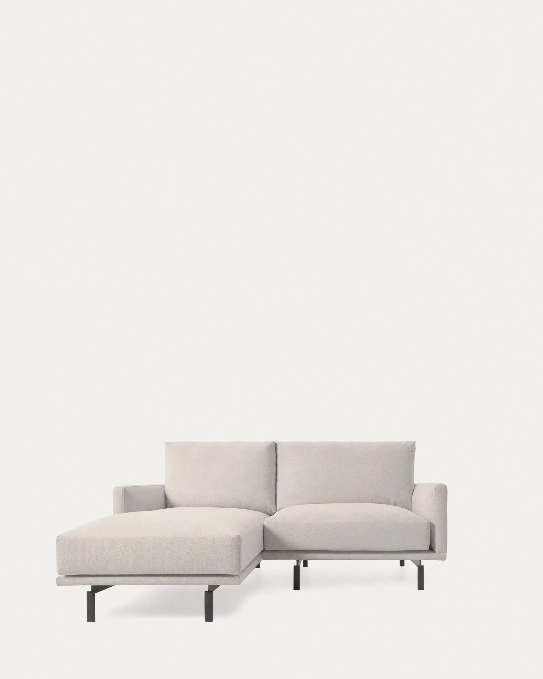 3D-Modell des Galene 3-Sitzer Sofas in Beige mit linker Chaiselongue, 194 cm, elegant und nachhaltig, von Kave Home.