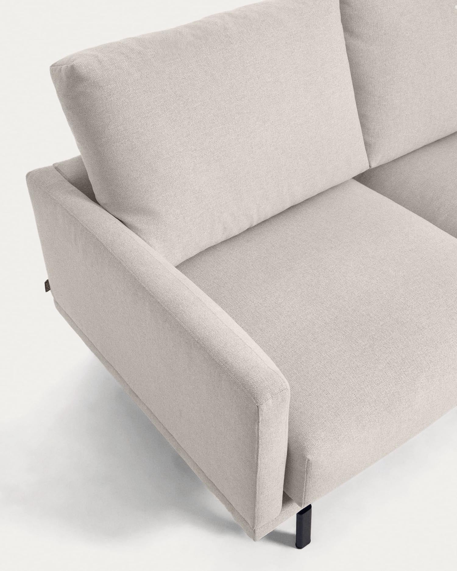 Elegantes, nachhaltiges 4-Sitzer Sofa in Beige, 414 cm breit, mit weicher Daunenpolsterung und recycelter PET-Füllung.