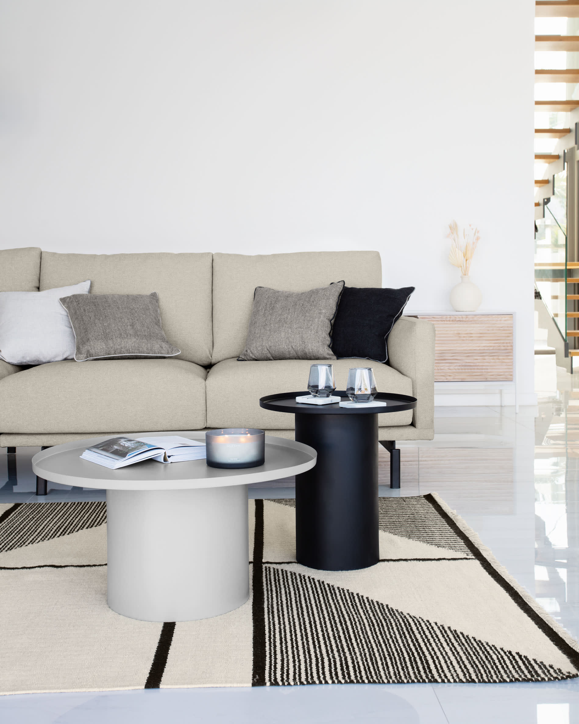 Das Galene 4-Sitzer Sofa von Kave Home in Beige (414 cm) bietet elegantes Design und hohen Komfort für Ihr Zuhause.