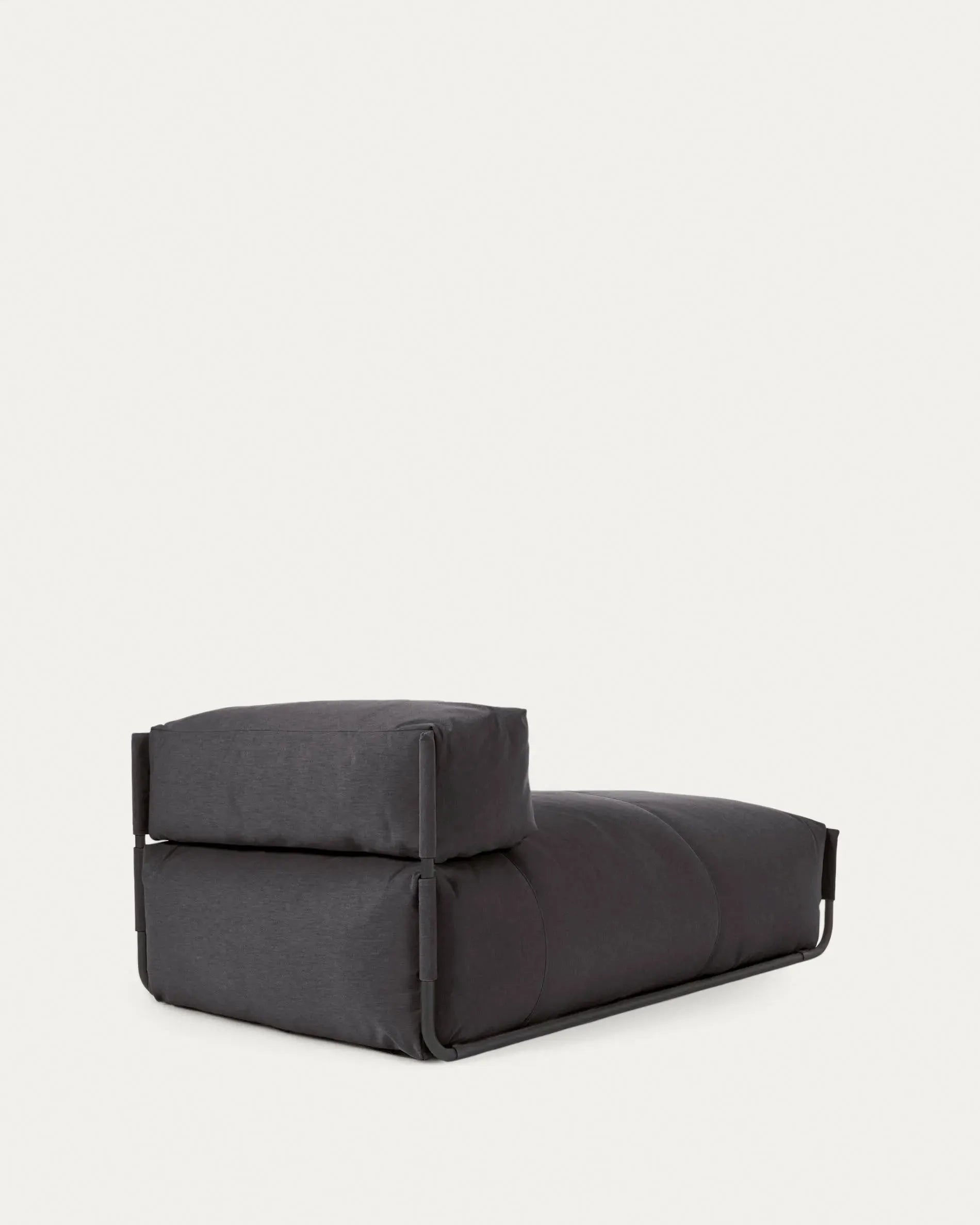 Elegantes modulares Outdoor-Sofa mit Rückenlehne, dunkelgrauem Stoff und schwarzem Aluminiumrahmen, 165x101cm, robust und modern.