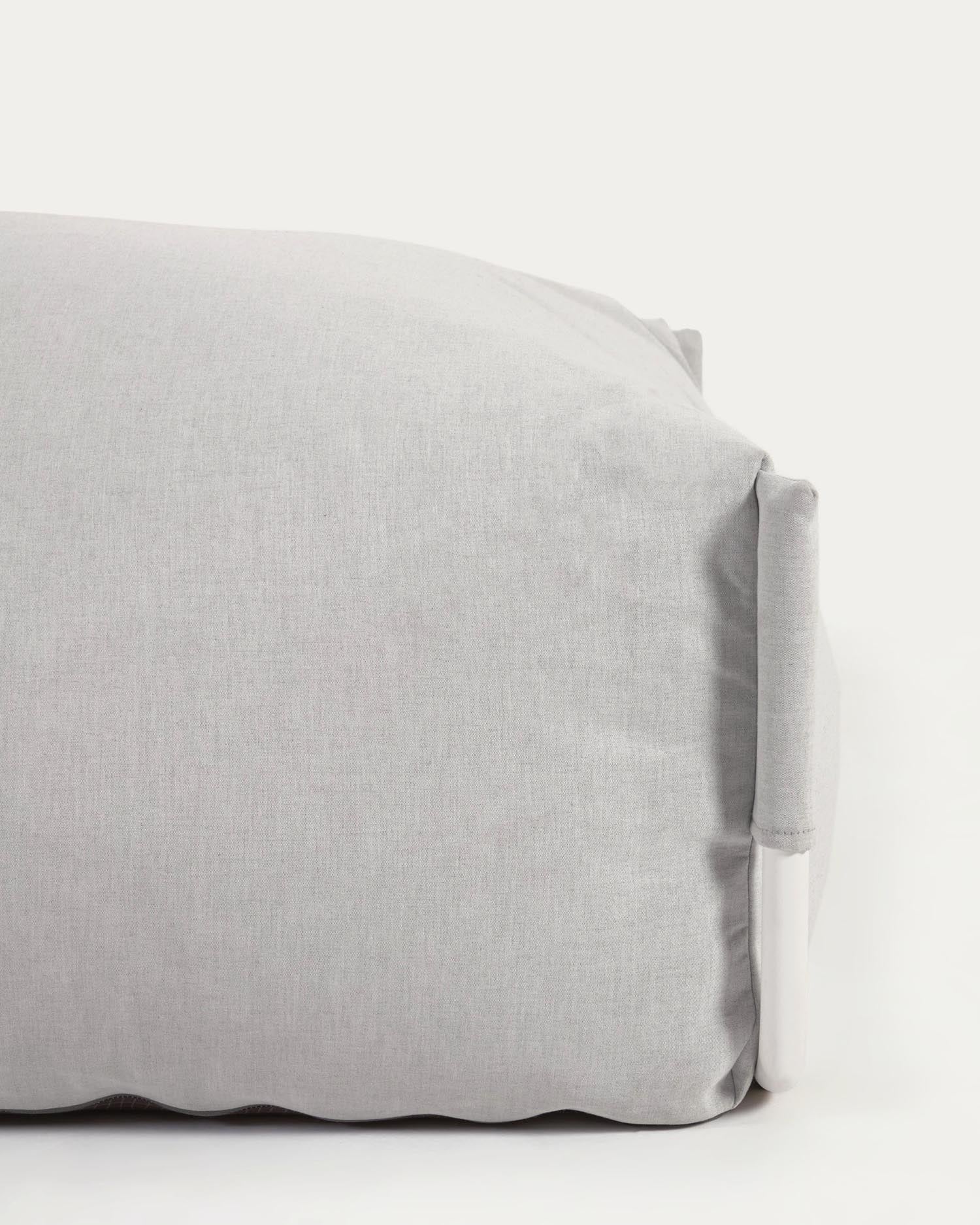 Square Pouf Modularsofa 100% für Outdoor hellgrau und weißes Aluminium 101 x 101 cm in Grau präsentiert im Onlineshop von KAQTU Design AG. Lounge Sofa ist von Kave Home