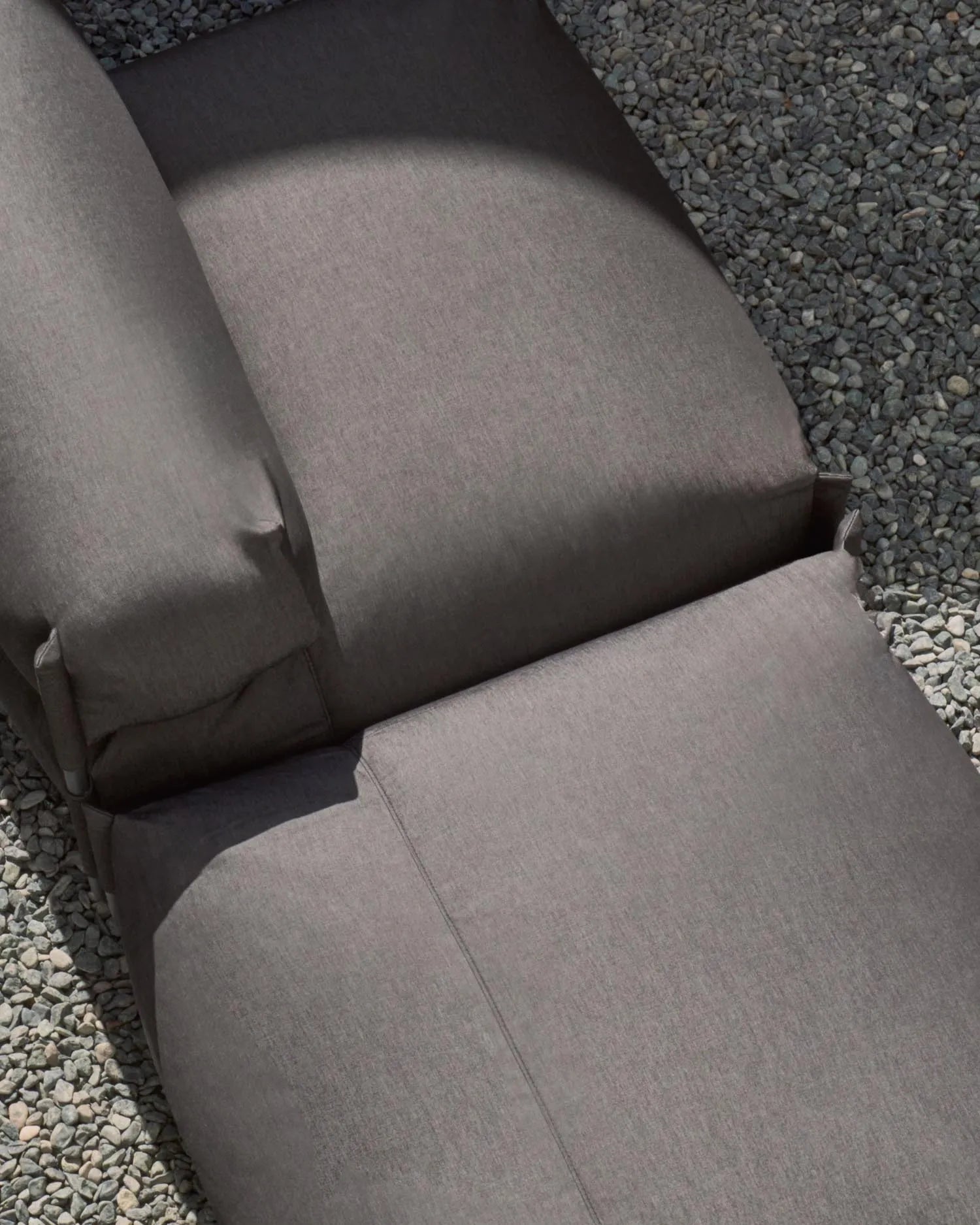 Modulares Outdoor-Sofa, dunkelgrau, 101x101 cm, aus Aluminium, wetterfest, stilvoll, perfekt für Garten oder Terrasse, von Kave Home.