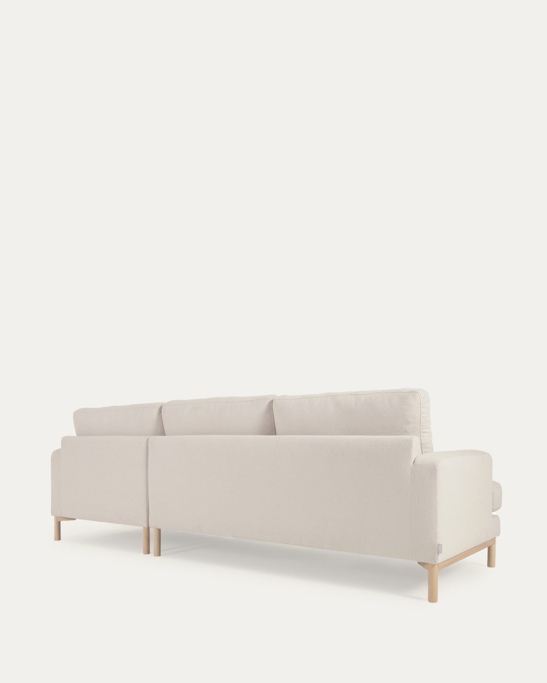 Elegantes 3-Sitzer-Sofa mit rechter Chaiselongue, weißem Mikro-Bouclé-Bezug, recycelter Polsterung, FSC-zertifiziert.