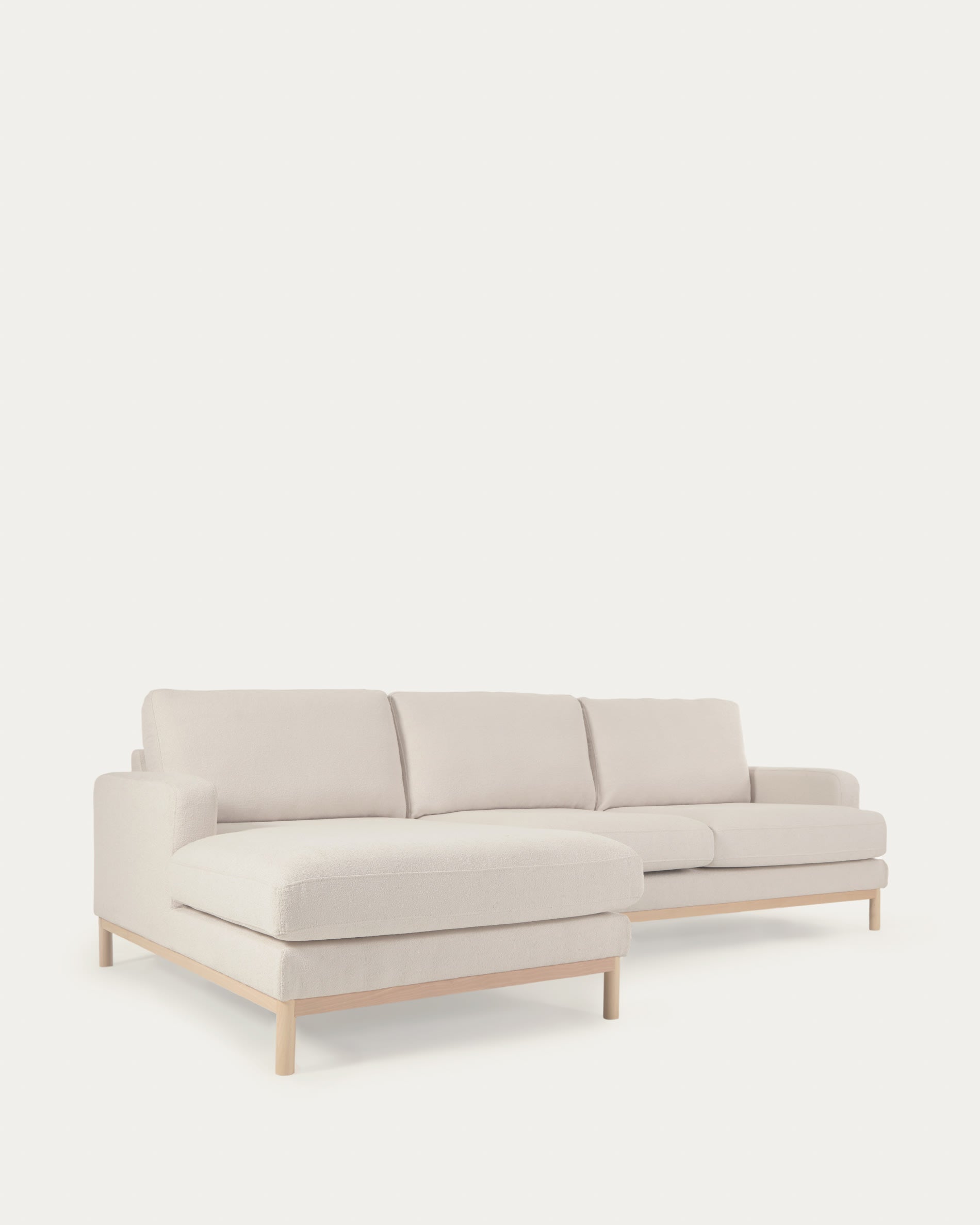 Elegantes 3-Sitzer-Sofa Mihaela mit linker Chaise Longue, weißem Mikro-Bouclé-Bezug, nachhaltig und stilvoll.