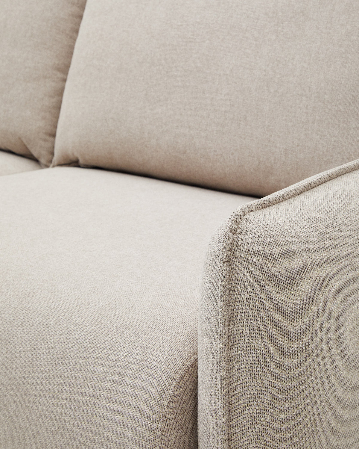 Sofa Carlota für 3 Sitzer beige 213 cm FSC Mix Credit in Beige präsentiert im Onlineshop von KAQTU Design AG. 2er Sofa ist von Kave Home