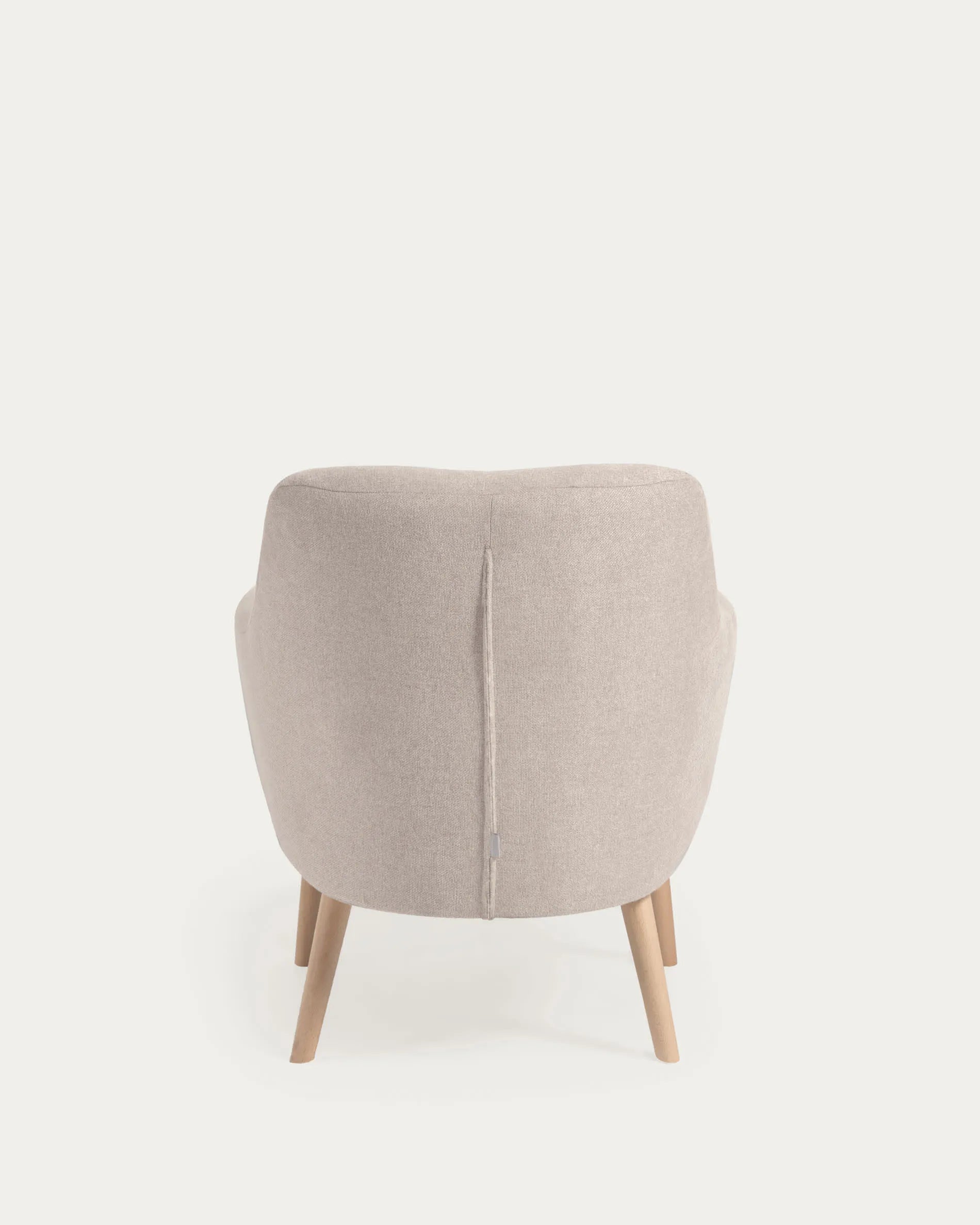Eleganter Candela Sessel in Beige von Kave Home, bietet Komfort und modernes Design für stilvolle Wohnräume.