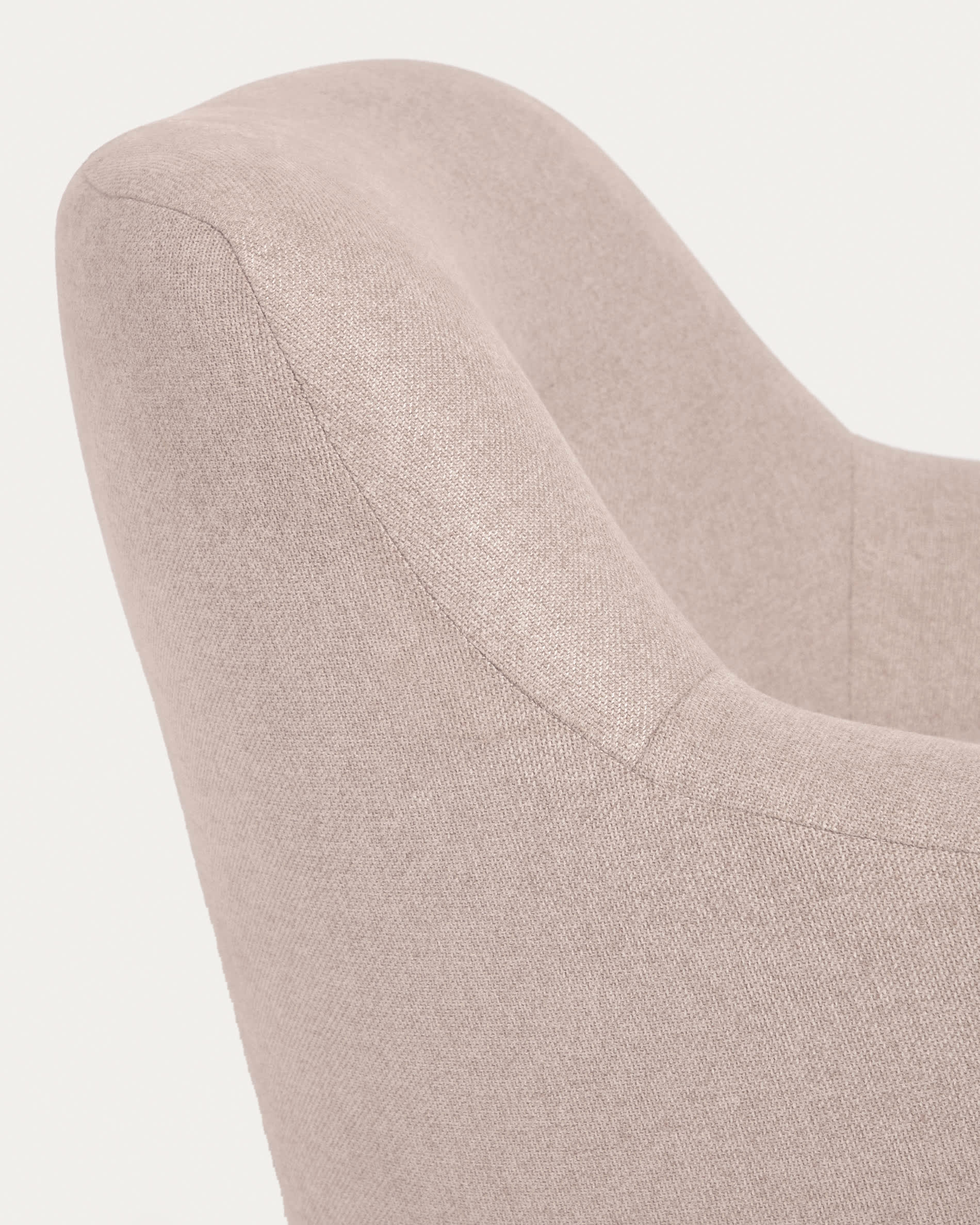 Moderner Candela Sessel in Beige von Kave Home, vereint stilvolles Design mit hohem Sitzkomfort für Ihr Zuhause.