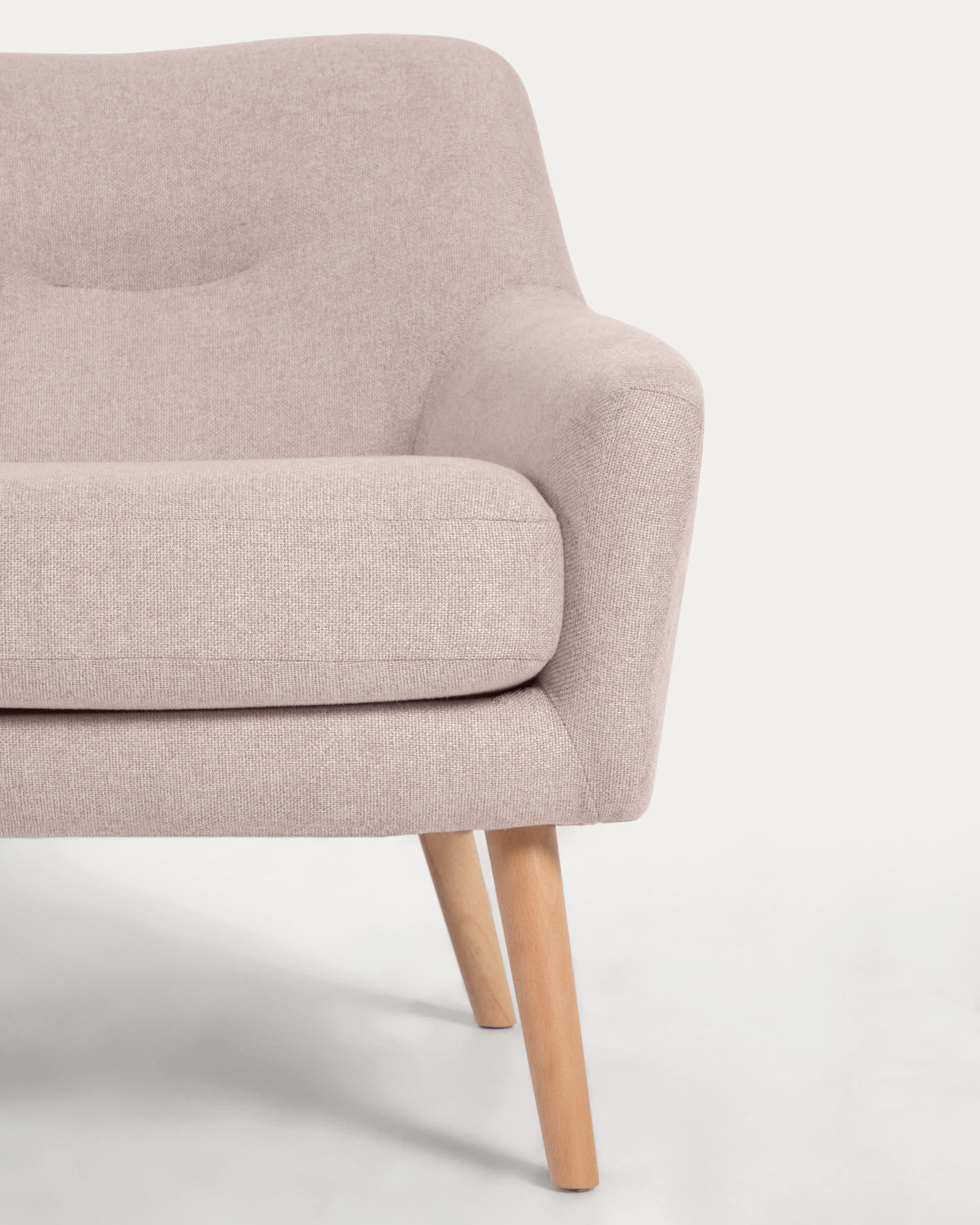 Eleganter Candela Sessel in Beige von Kave Home, bietet modernes Design und bequemen Sitzkomfort für Ihr Wohnambiente.