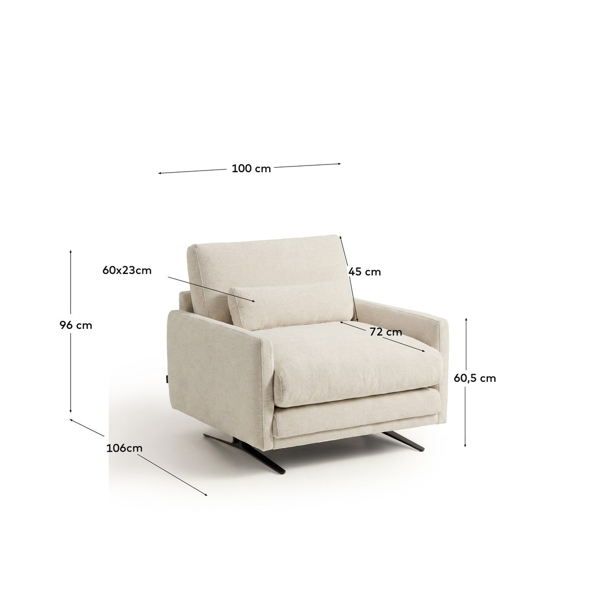 Sessel Veliro von Kave Home mit beigem Chenille-Bezug, gepolsterter Sitzfläche, Armlehnen und schwarzen, matt lackierten Stahlbeinen.
