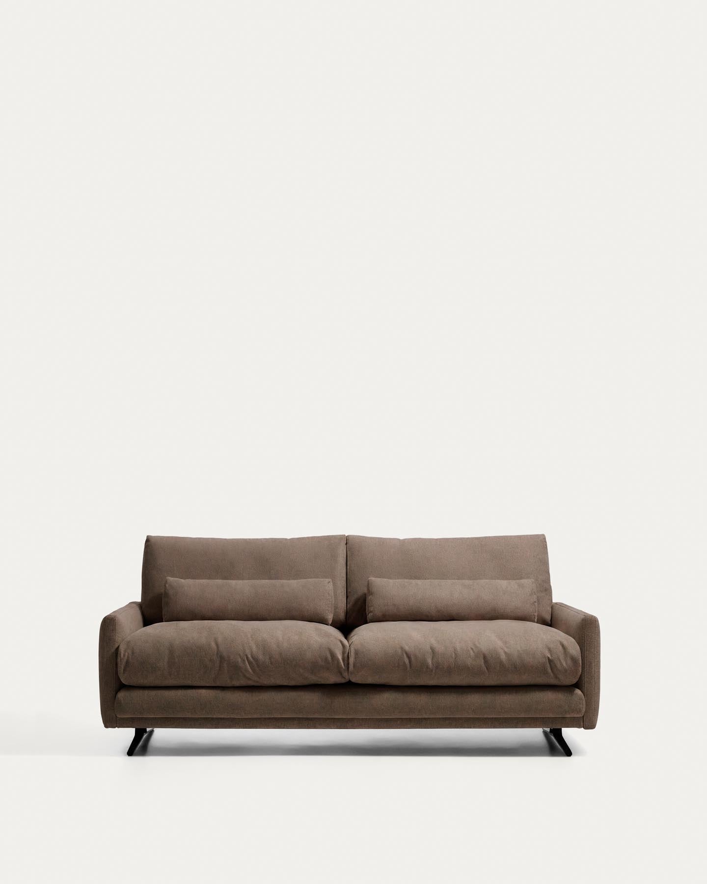 2-Sitzer-Sofa Veliro, schwer entflammbar, in Toastbraun mit Stahlbeinen mit schwarzem Finish, 210 cm, FSC Mix Credit in Braun präsentiert im Onlineshop von KAQTU Design AG. 2er Sofa ist von Kave Home