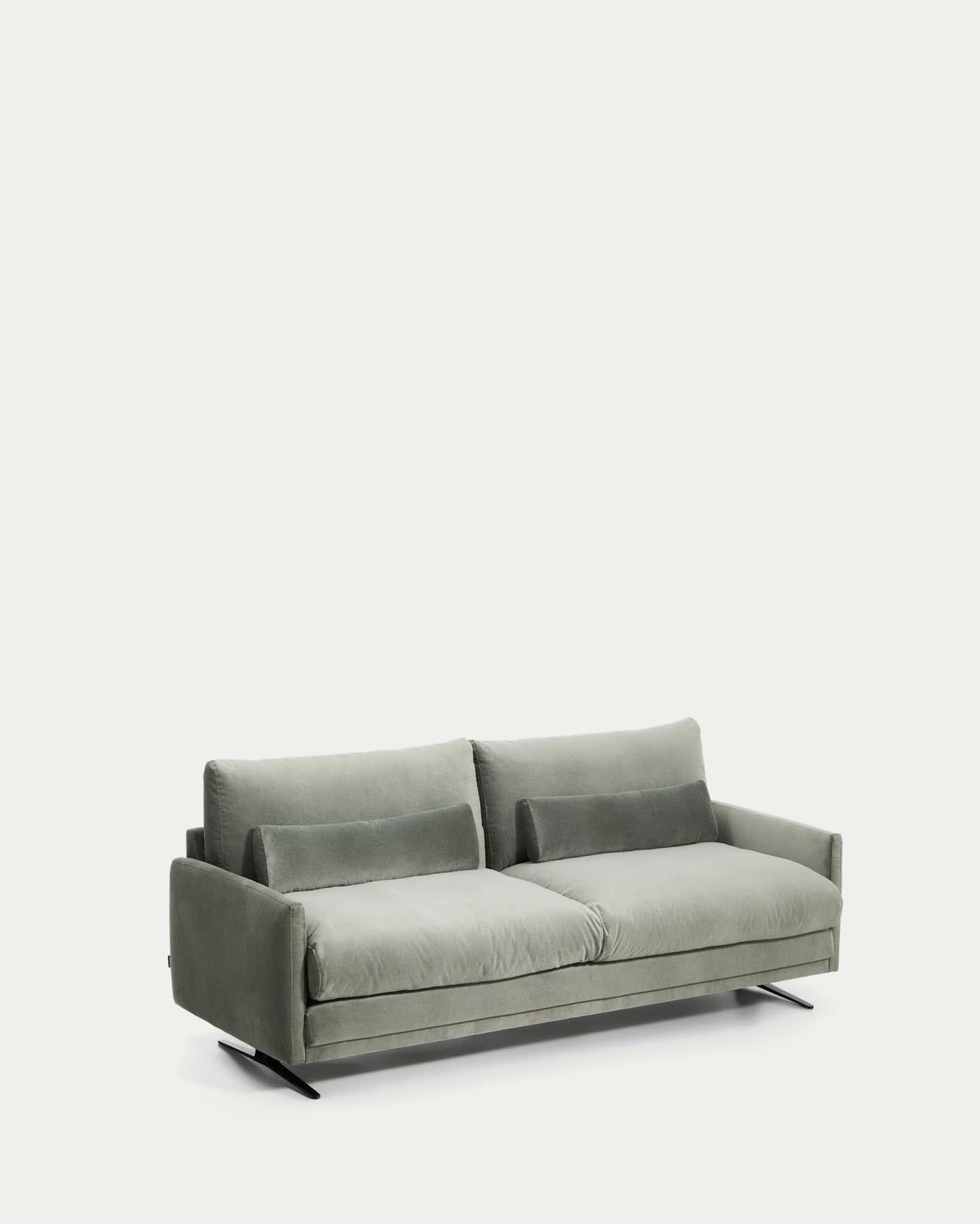 2-Sitzer-Sofa Veliro aus grünem Samt mit Stahlbeinen in schwarzer Ausführung, 210 cm FSC Mix Credit in Grün präsentiert im Onlineshop von KAQTU Design AG. 2er Sofa ist von Kave Home