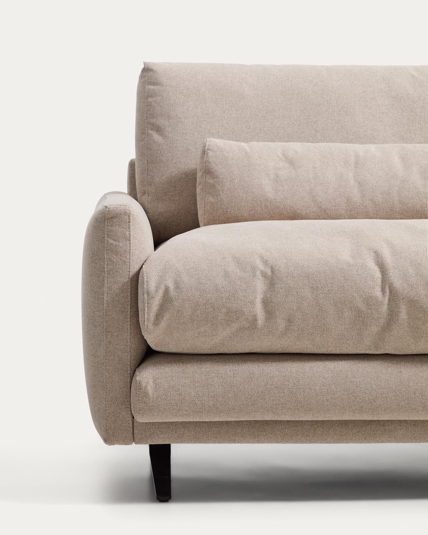 3-Sitzer-Sofa Veliro, schwer entflammbar, in Beige mit Stahlbeinen mit schwarzem Finish, 240 cm, FSC Mix Credit in Beige präsentiert im Onlineshop von KAQTU Design AG. 3er Sofa ist von Kave Home