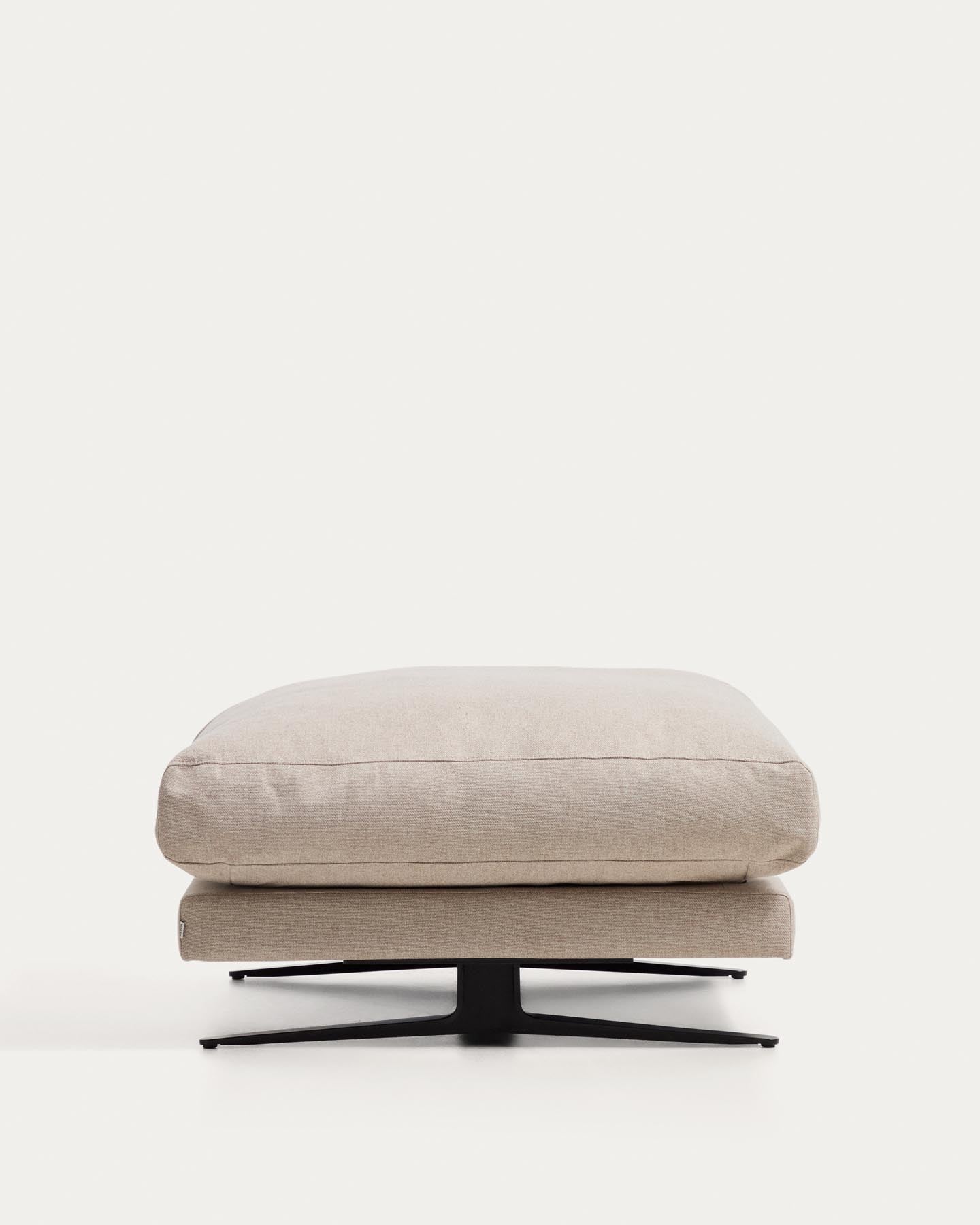 Fussablage Veliro, schwer entflammbar, in Beige mit Stahlbeinen mit schwarzem Finish, 85 x 90 cm, FSC Mix Credit in Beige präsentiert im Onlineshop von KAQTU Design AG. Pouf ist von Kave Home