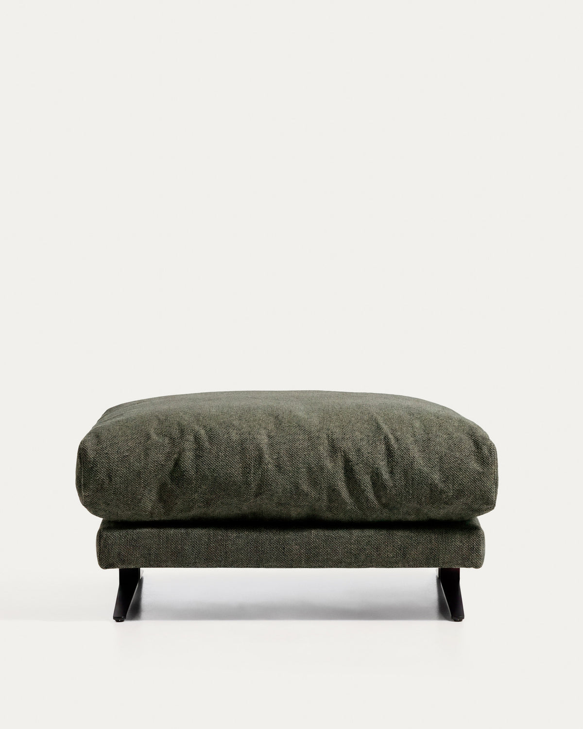 Fussablage Veliro, schwer entflammbar, in Dunkelgrün mit Stahlbeinen mit schwarzem Finish, 85 x 90 cm, FSC Mix Credit in Dunkelgrün präsentiert im Onlineshop von KAQTU Design AG. Pouf ist von Kave Home