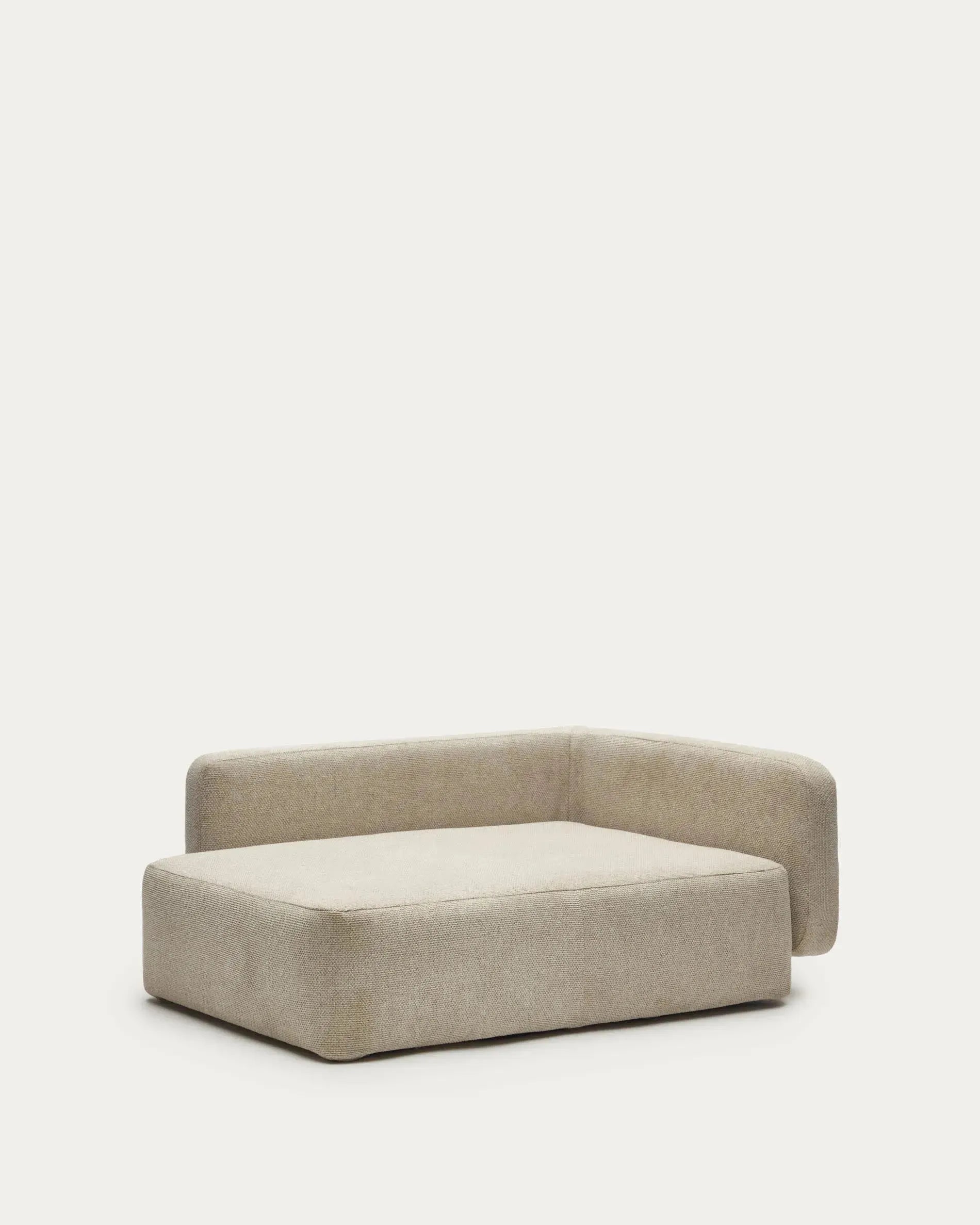 Das Bowie Haustierbett beige (63x80 cm) von Kave Home kombiniert Komfort und Stil, ideal für kleine Haustiere und moderne Wohnräume.