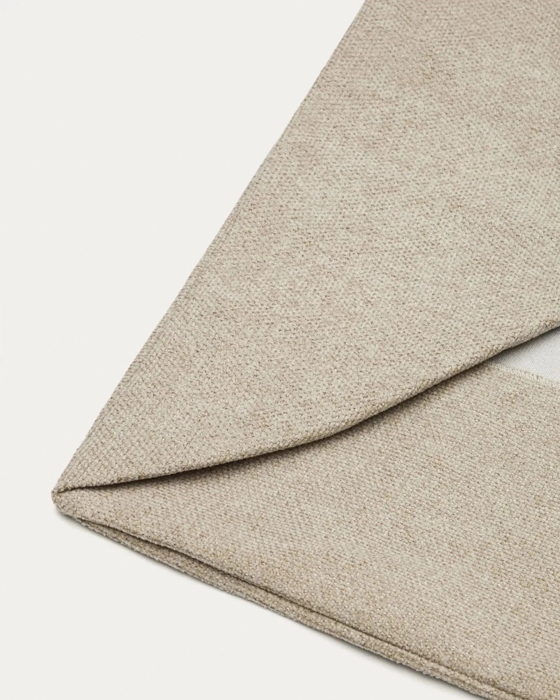Beiger Haustierbettbezug Bowie 73x98 cm von Kave Home, strapazierfähig, bequem, leicht zu reinigen, ideal für große Haustiere.