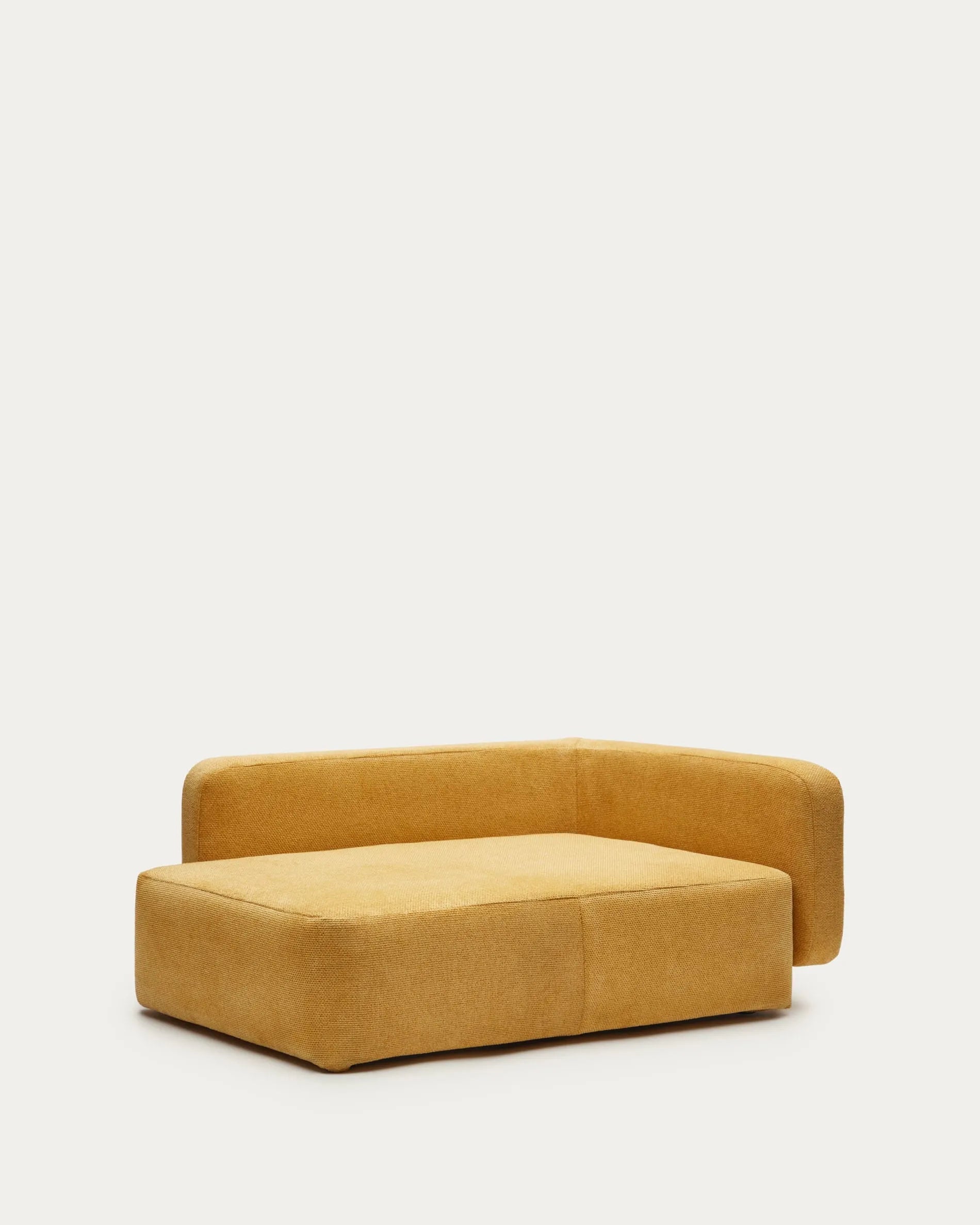 Senfgelber Bowie Haustierbett-Bezug 63x80 cm von Kave Home. Perfekt für kleine Haustiere, stilvoll, bequem und modern.