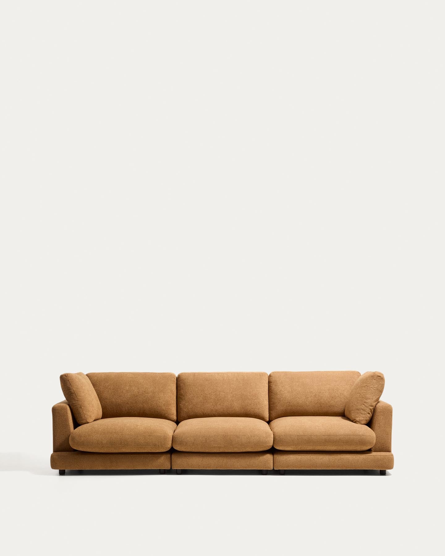 4-Sitzer-Sofa Gala aus senfgelbem Microbouclé, FSC Mix Credit, 300 cm in Senfgelb präsentiert im Onlineshop von KAQTU Design AG. 4er Sofa ist von Kave Home