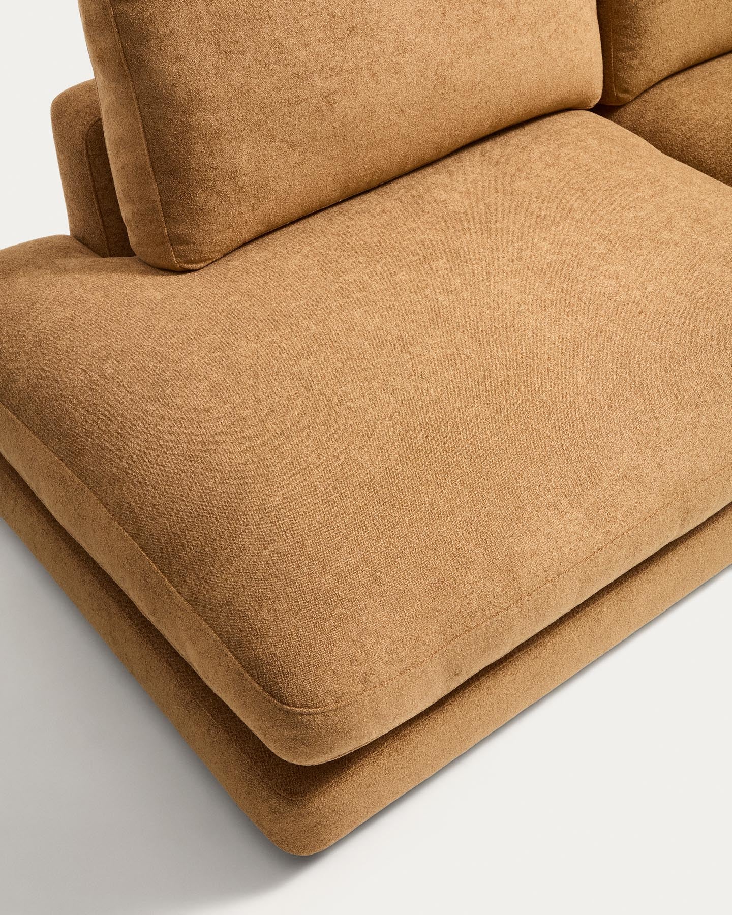 4-Sitzer-Modularsofa Gala aus senfgelbem Microbouclé, FSC Mix Credit, 330 cm in Senfgelb präsentiert im Onlineshop von KAQTU Design AG. 4er Sofa ist von Kave Home