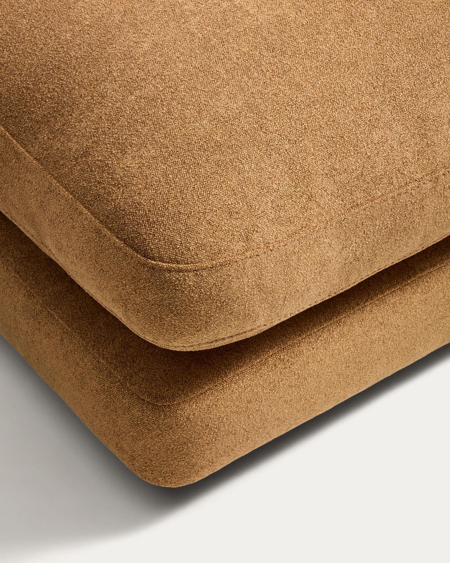 4-Sitzer-Modularsofa Gala aus senfgelbem Microbouclé, FSC Mix Credit, 330 cm in Senfgelb präsentiert im Onlineshop von KAQTU Design AG. 4er Sofa ist von Kave Home