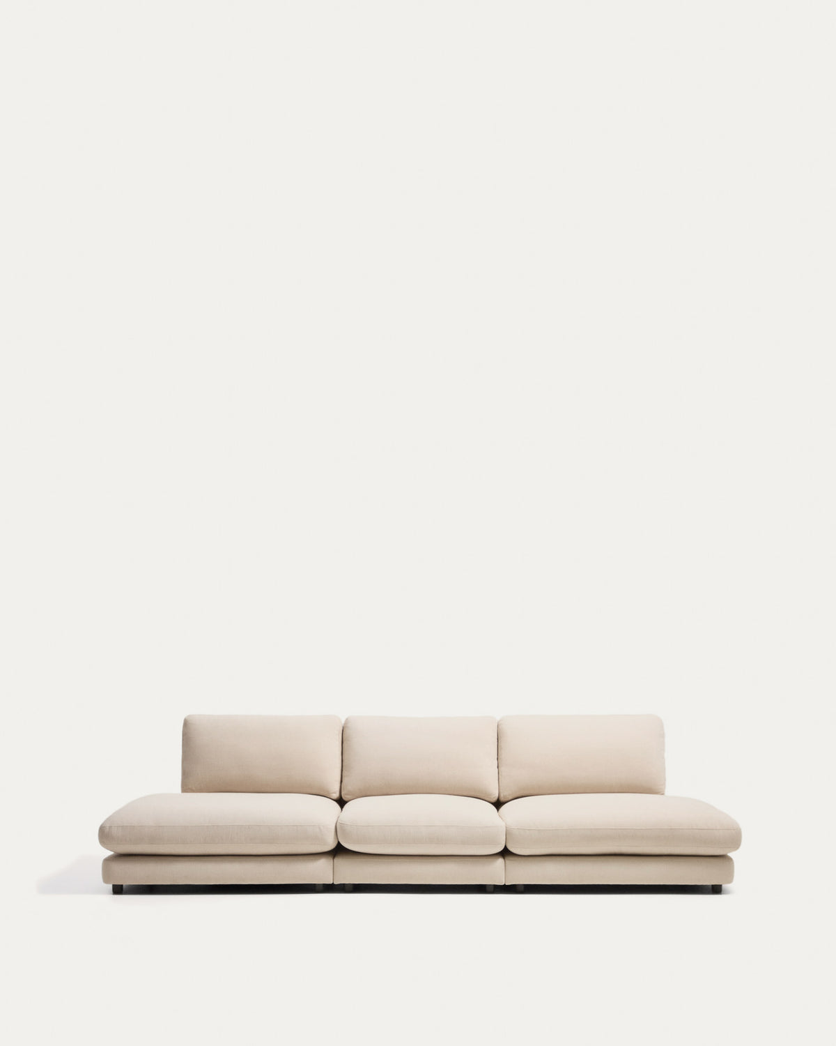 4-Sitzer-Modularsofa Gala aus beiger Chenille, FSC Mix Credit, 330 cm in Beige präsentiert im Onlineshop von KAQTU Design AG. 4er Sofa ist von Kave Home
