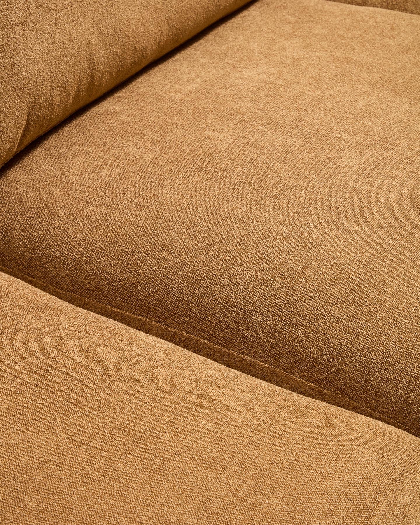 4-Sitzer-Sofa Gala aus Microbouclé mit Chaiselongue rechts in Senfgelb, FSC Mix Credit, 300 cm in Senfgelb präsentiert im Onlineshop von KAQTU Design AG. L-Sofa rechts ist von Kave Home