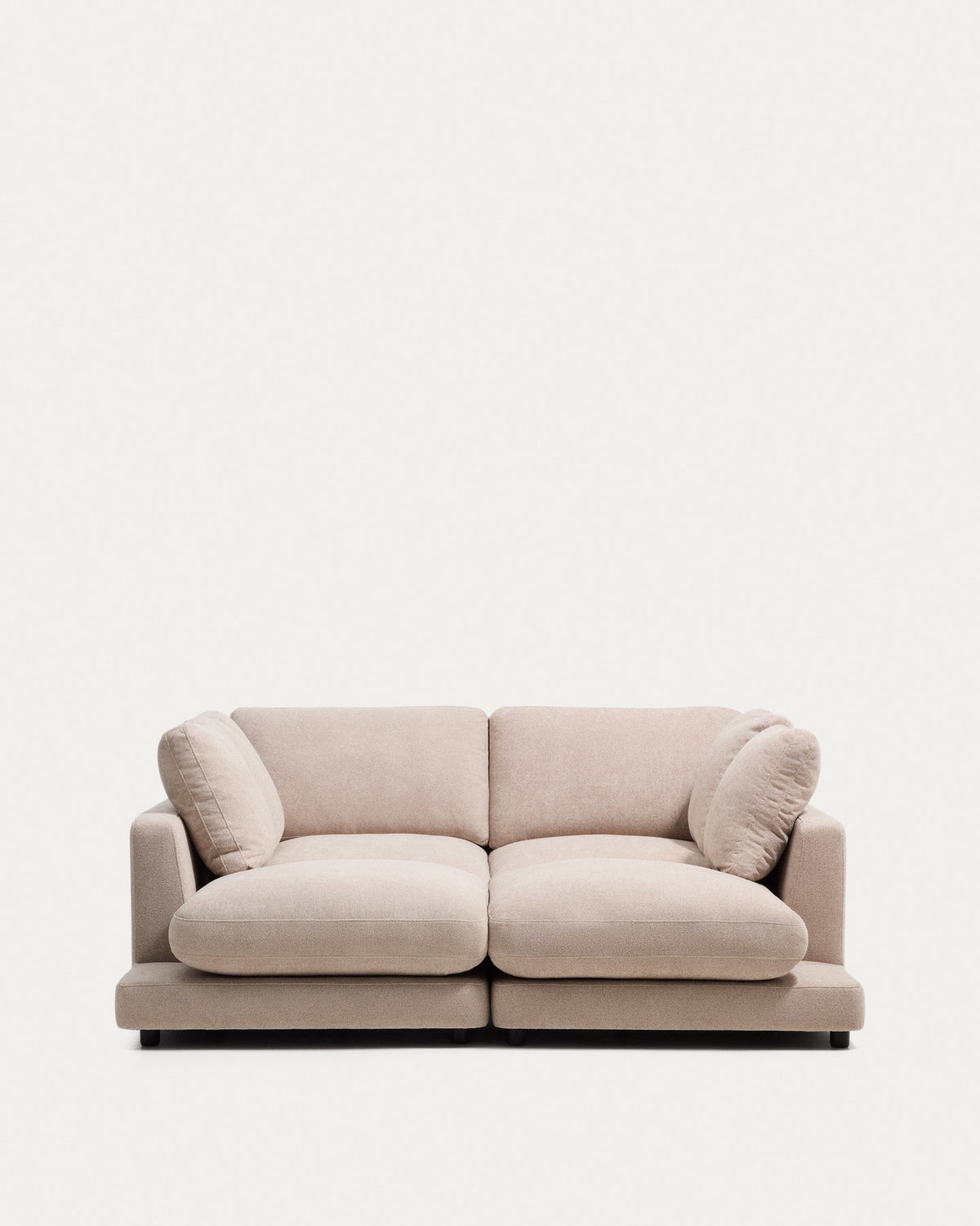 3-Sitzer-Sofa Gala aus Microbouclé mit doppelter Chaiselongue in Beige, FSC Mix Credit, 210 cm in Beige präsentiert im Onlineshop von KAQTU Design AG. 3er Sofa ist von Kave Home