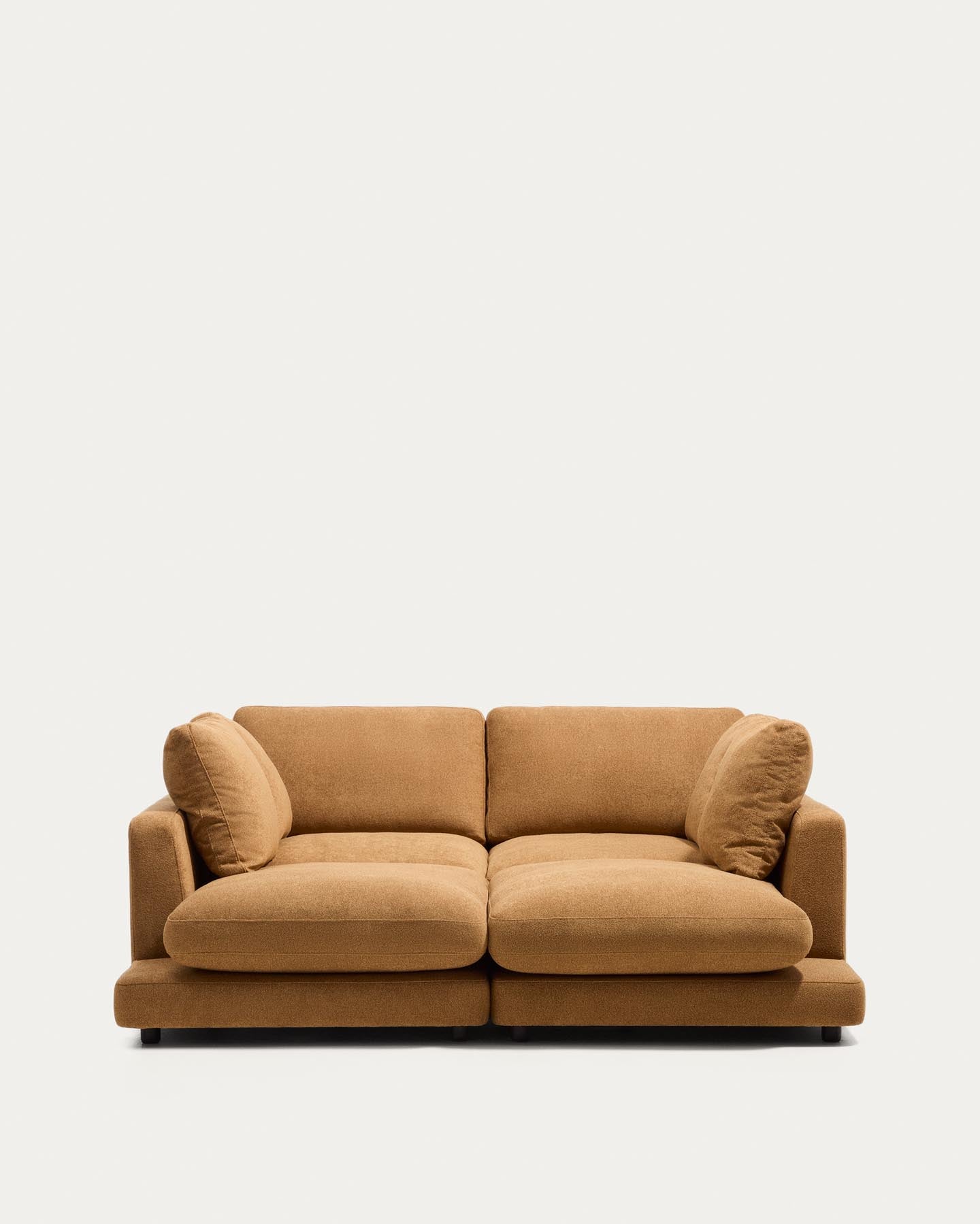 3-Sitzer-Sofa Gala aus Microbouclé mit doppelter Chaiselongue in Senfgelb, FSC Mix Credit, 210 cm in Senfgelb präsentiert im Onlineshop von KAQTU Design AG. 3er Sofa ist von Kave Home