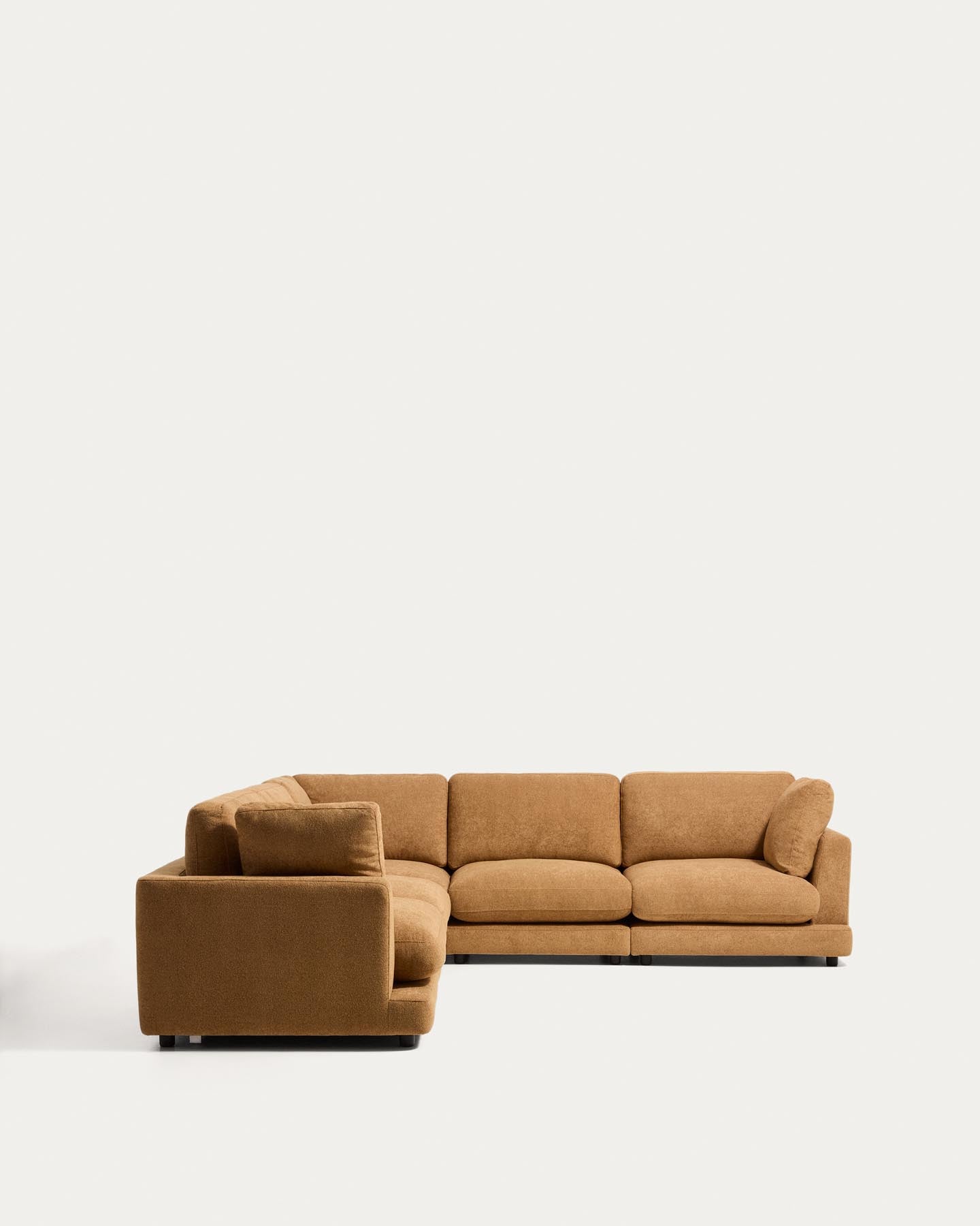 6-Sitzer-Ecksofa Gala aus senfgelbem Microbouclé, FSC Mix Credit, 300 x 300 cm in Senfgelb präsentiert im Onlineshop von KAQTU Design AG. Ecksofa ist von Kave Home