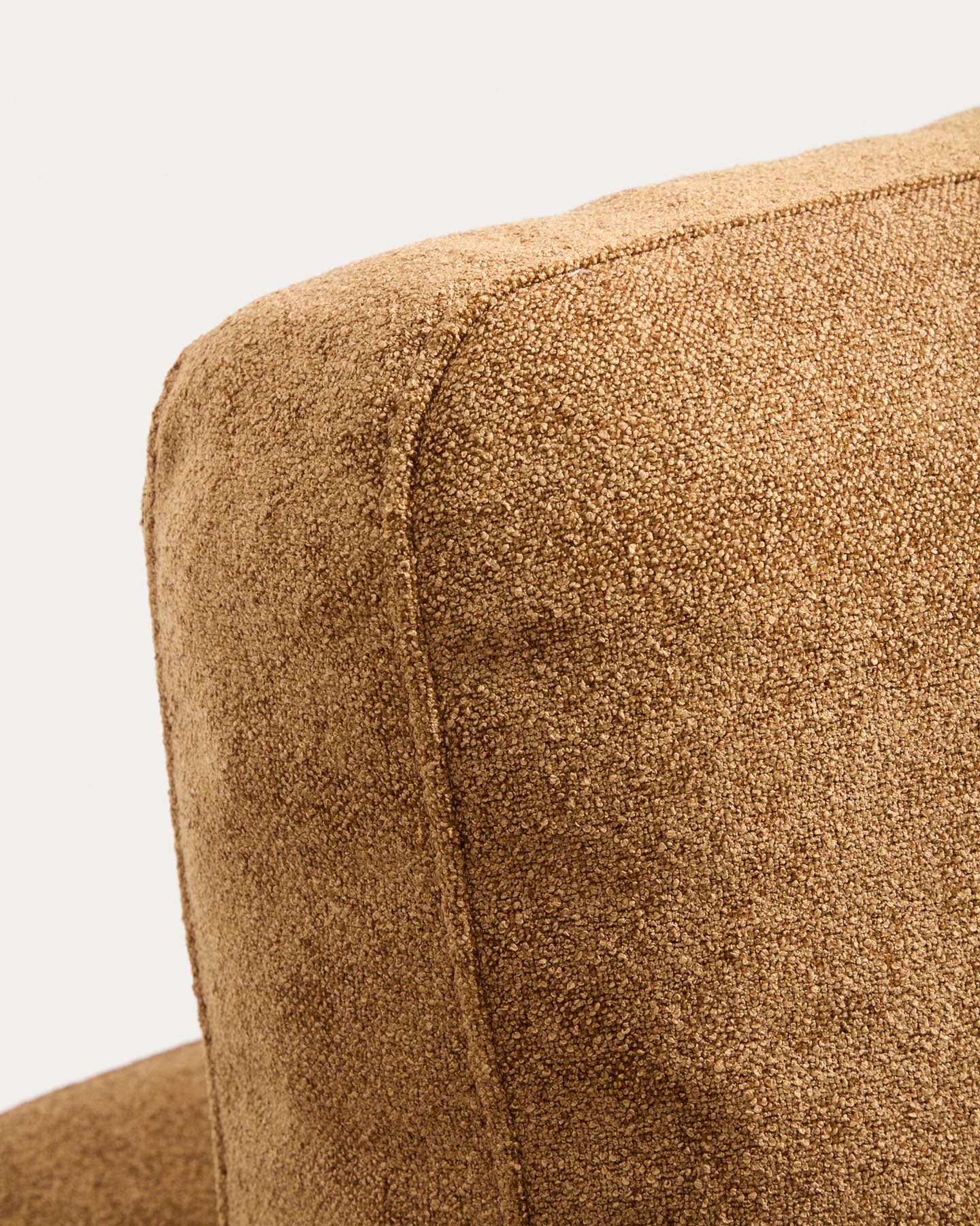 5-Sitzer-Ecksofa Gala mit Randmodul links aus senfgelbem Microbouclé, FSC Mix Credit, 225 x 300 cm in Senfgelb präsentiert im Onlineshop von KAQTU Design AG. L-Sofa links ist von Kave Home